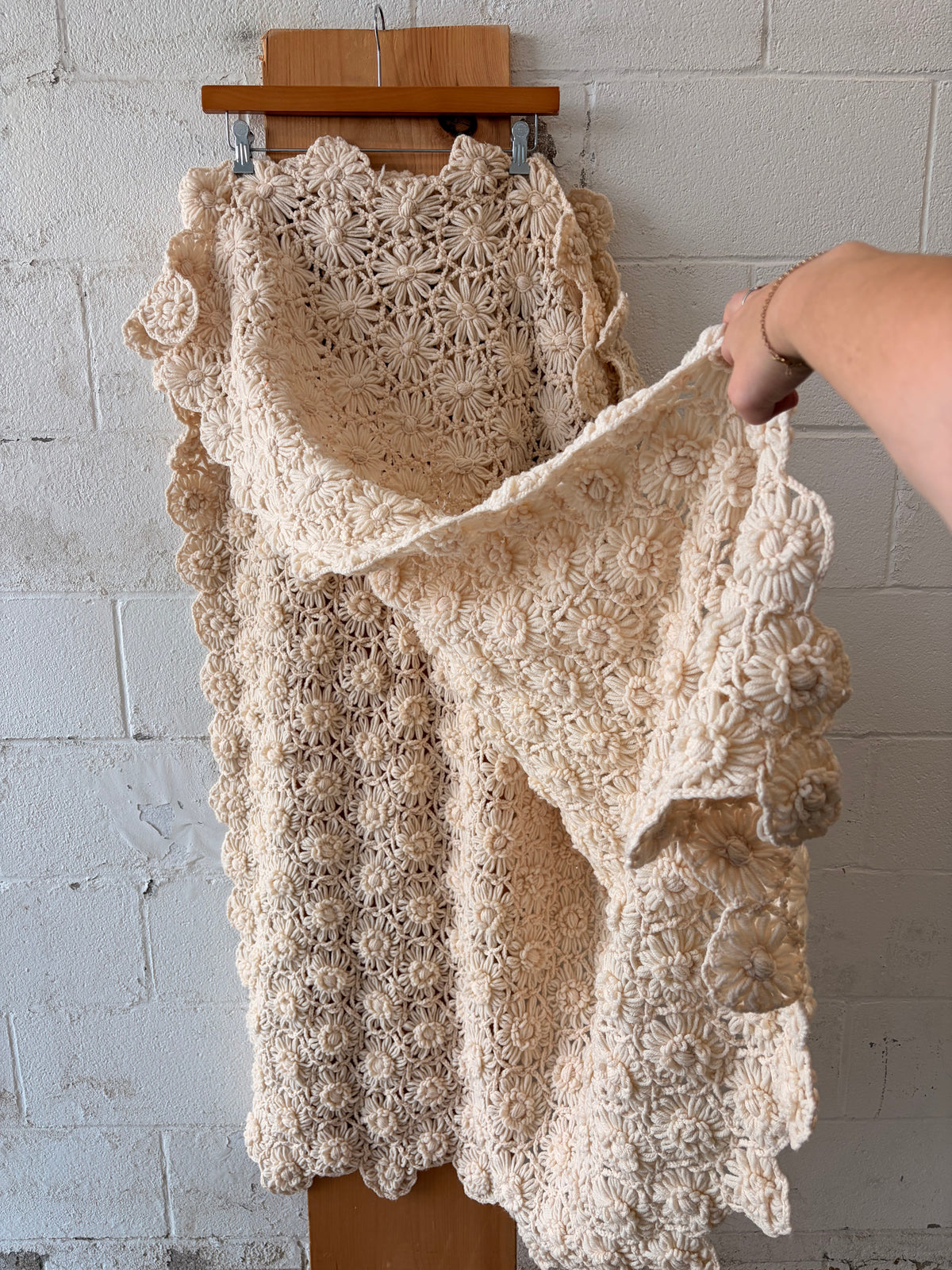 Ivory Floral Crochet Throw Blanket (Local Pick Up Only)