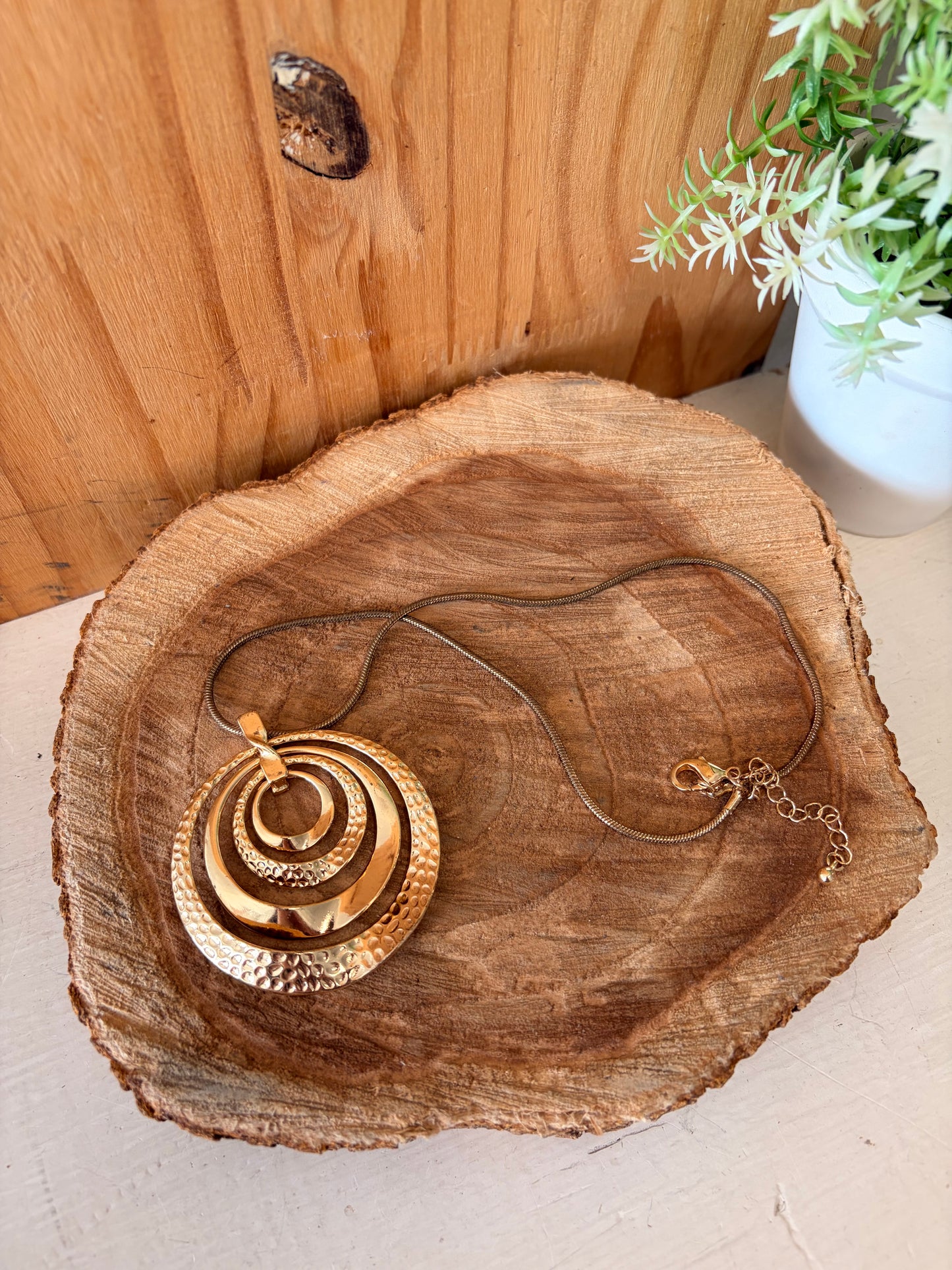 Gold Tone Layered Circle Pendant Necklace