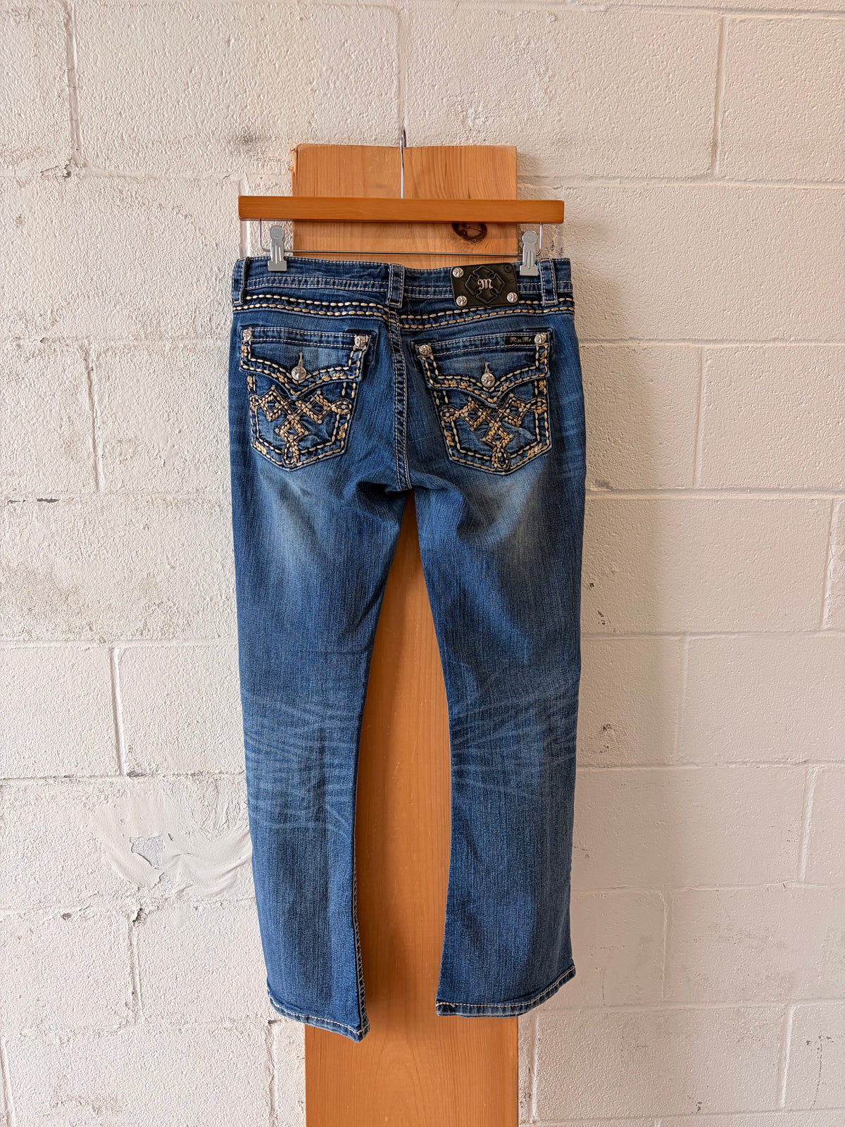Boot Cut Miss Me Jeans : 32
