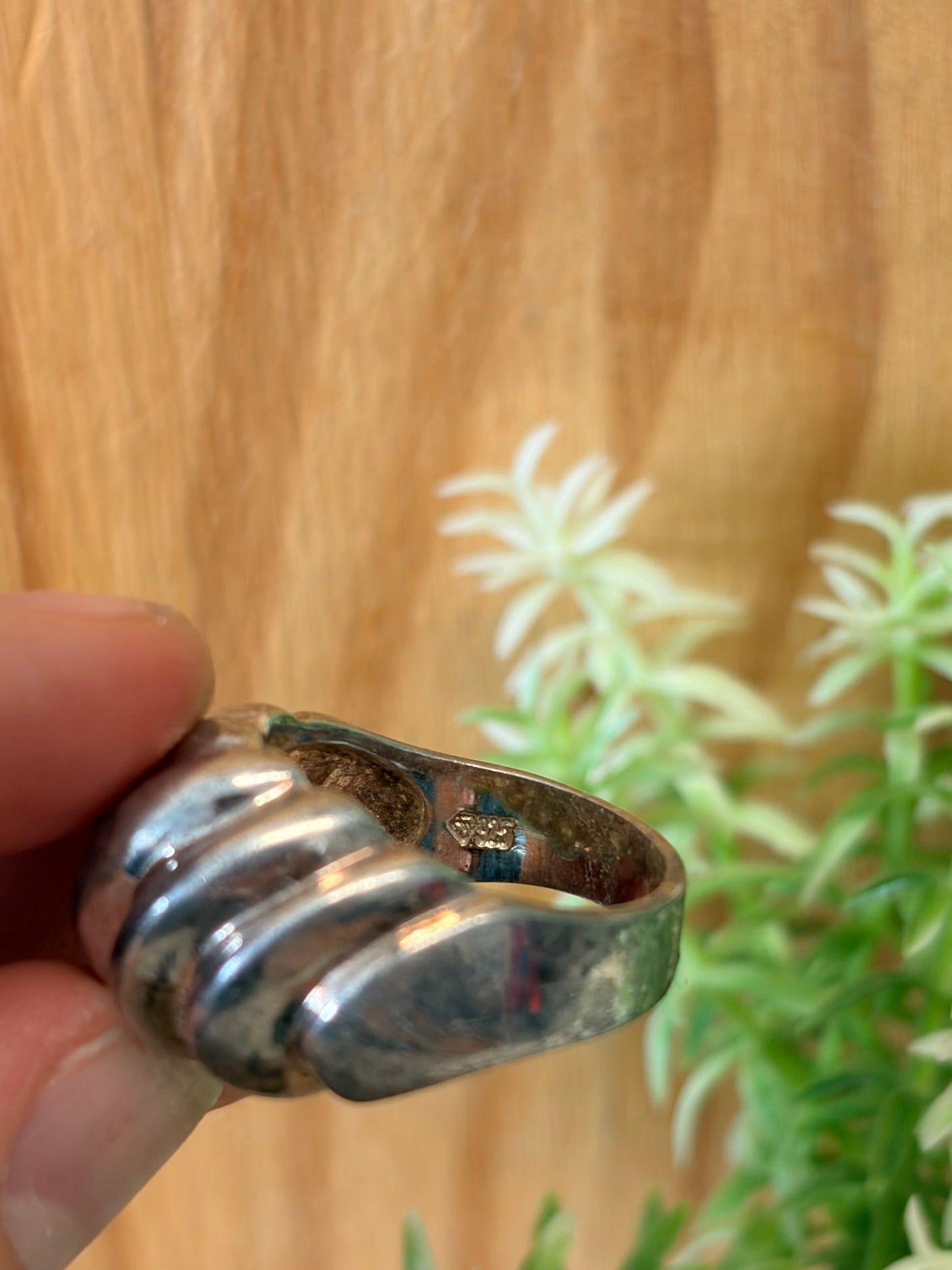 925 Sterling Silver Ribbed Dome Ring : Size 8.5