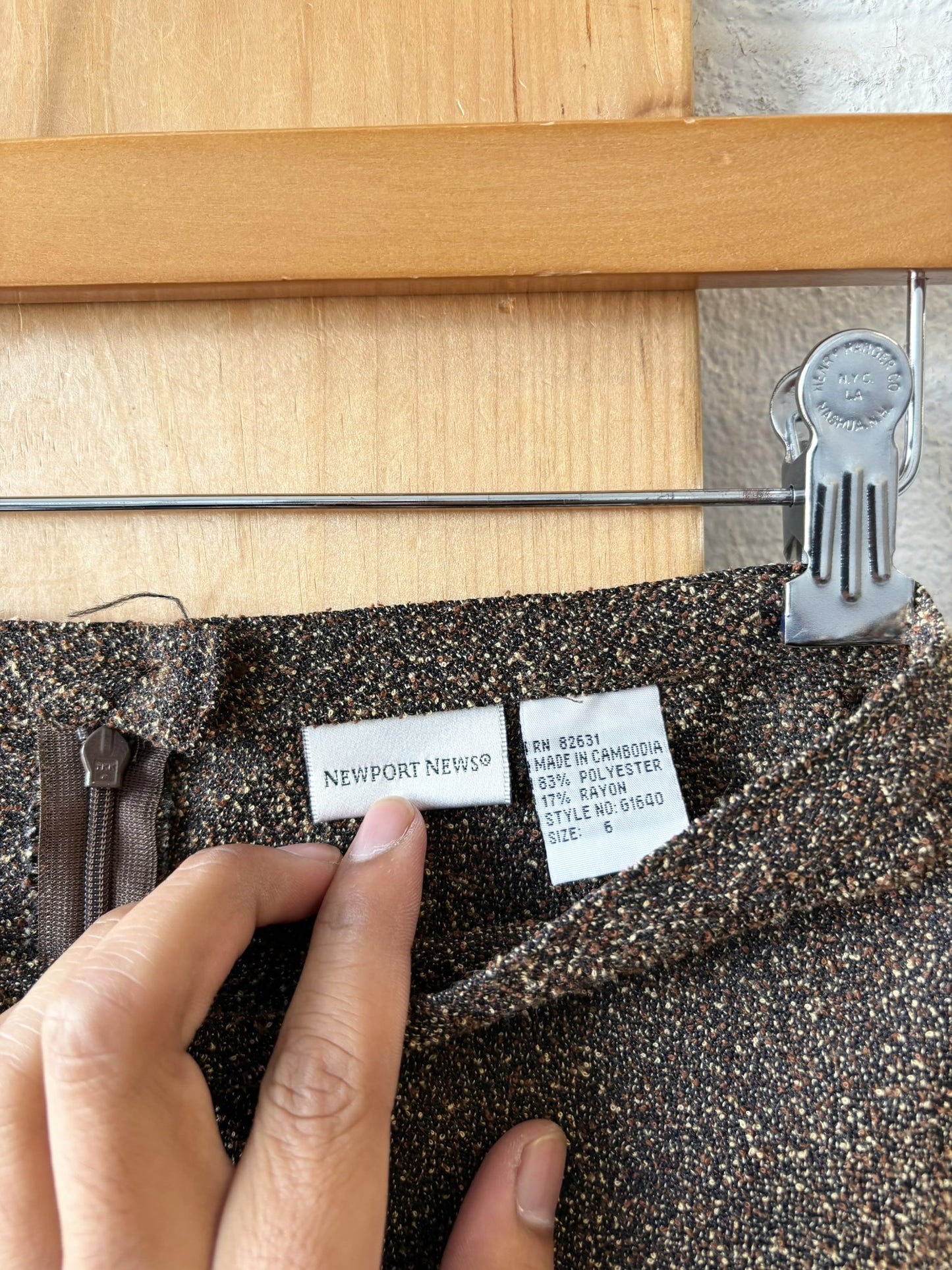 Vtg Long Brown Skirt : 6