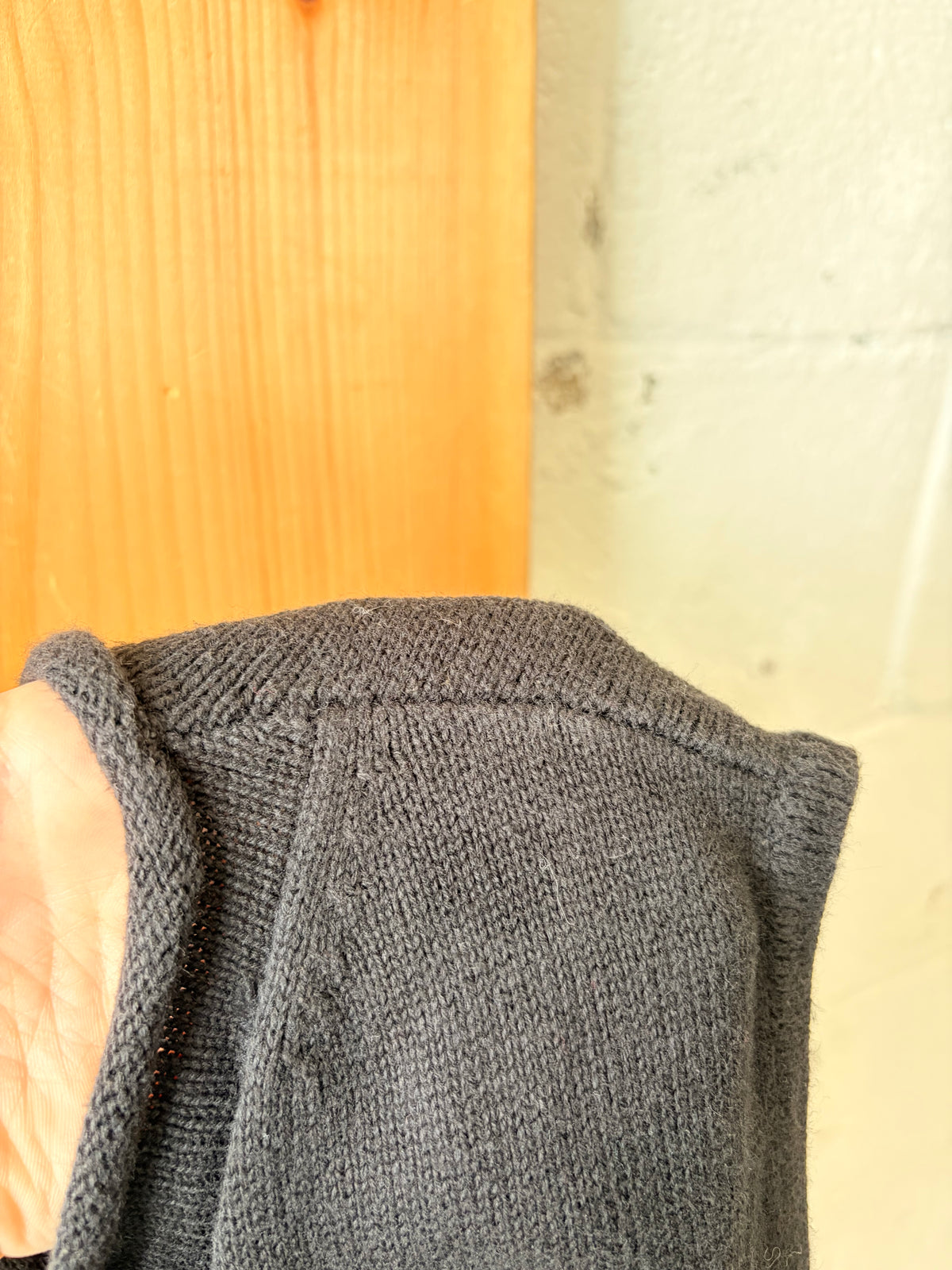 Sleeveless Knit Black Mock Neck Sweater : M