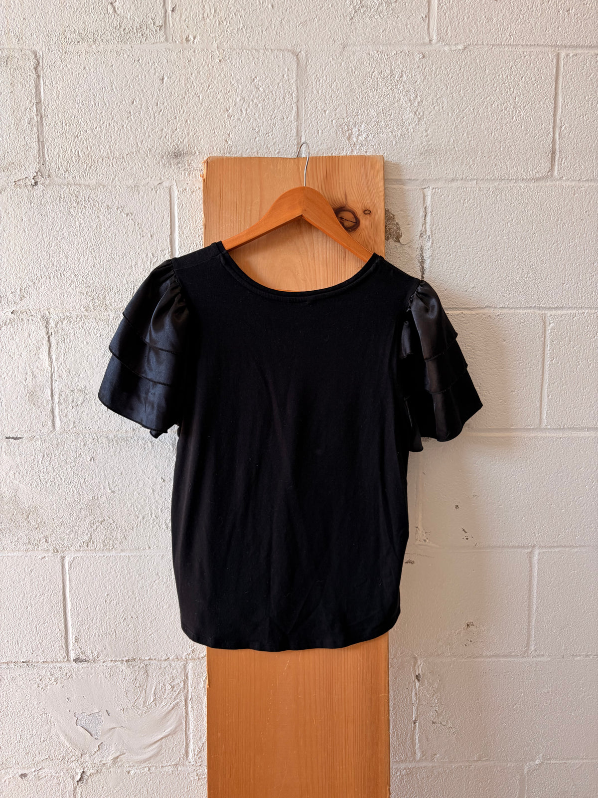 Black Flower Appliqué Top : M