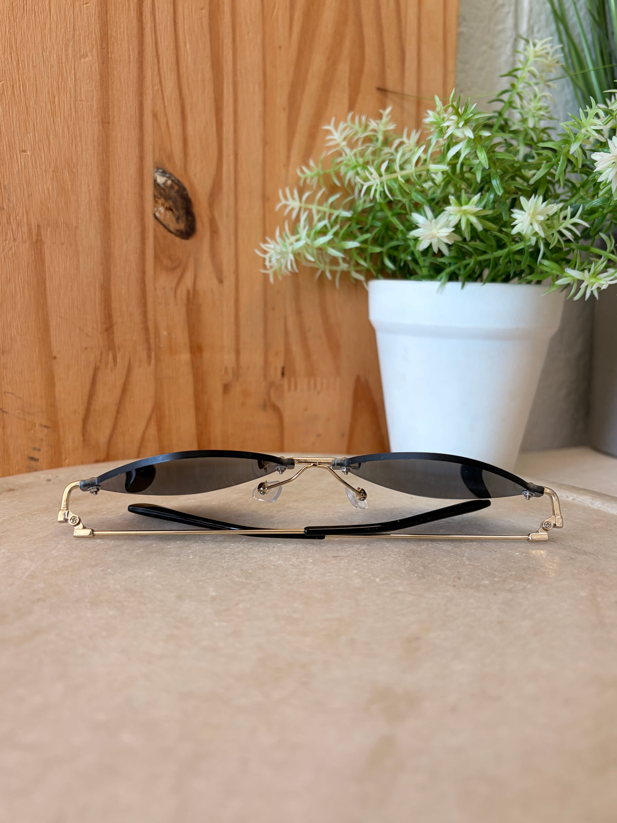 Black Geometric Frame Sunglasses (Local Pick Up Only)