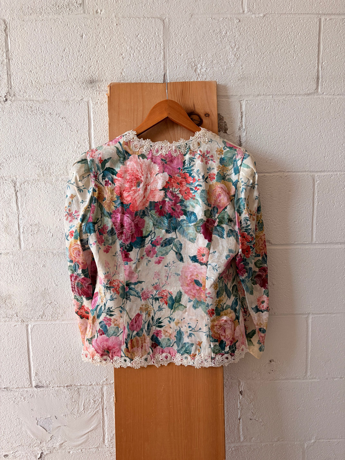 Vtg Floral Lace Trim Top : 8