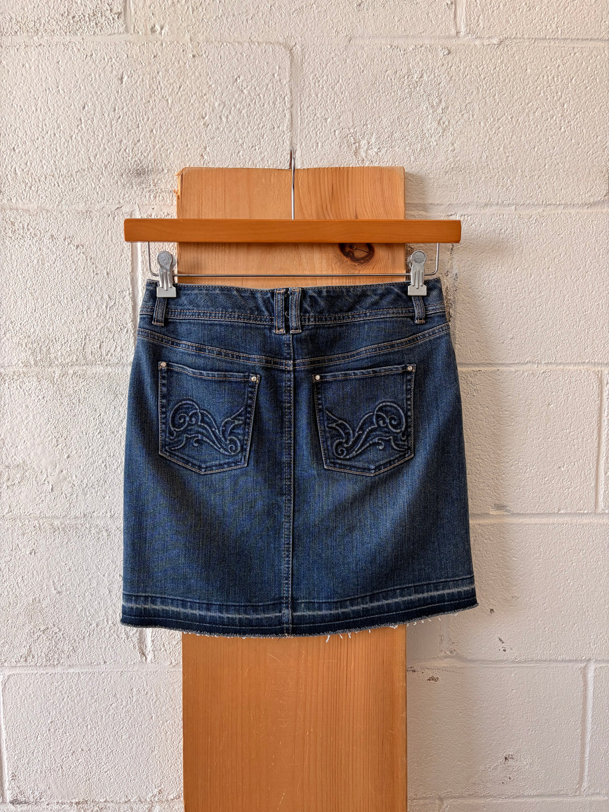 Dark Wash Denim Skirt : 0
