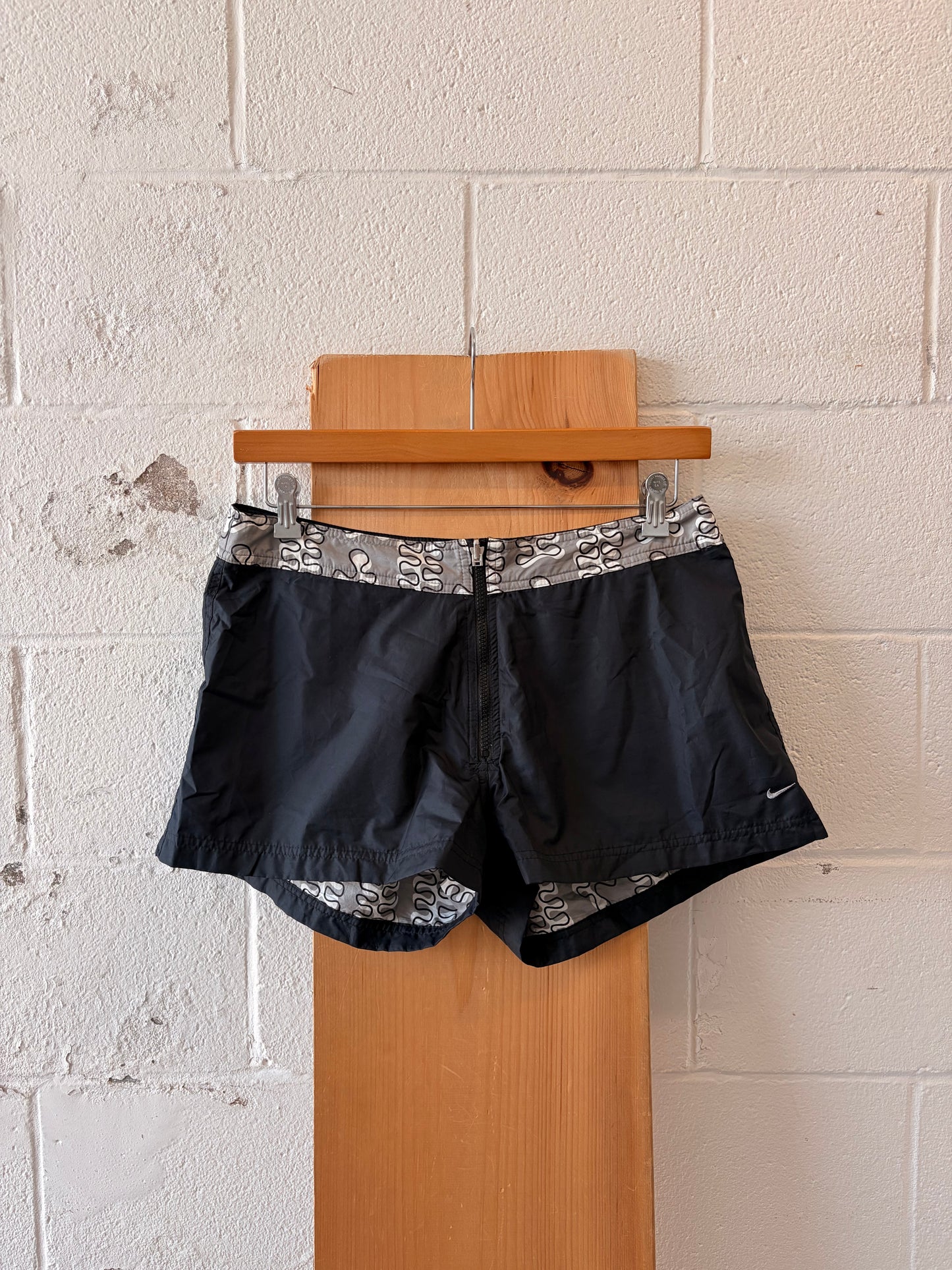 Reversible Nike Shorts : M/L