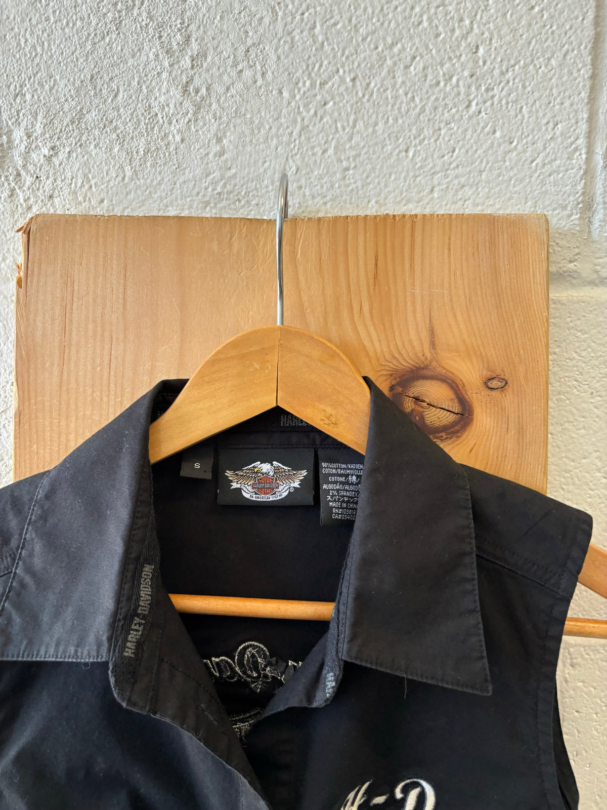 Sleeveless Black Harley Button Up Top : S