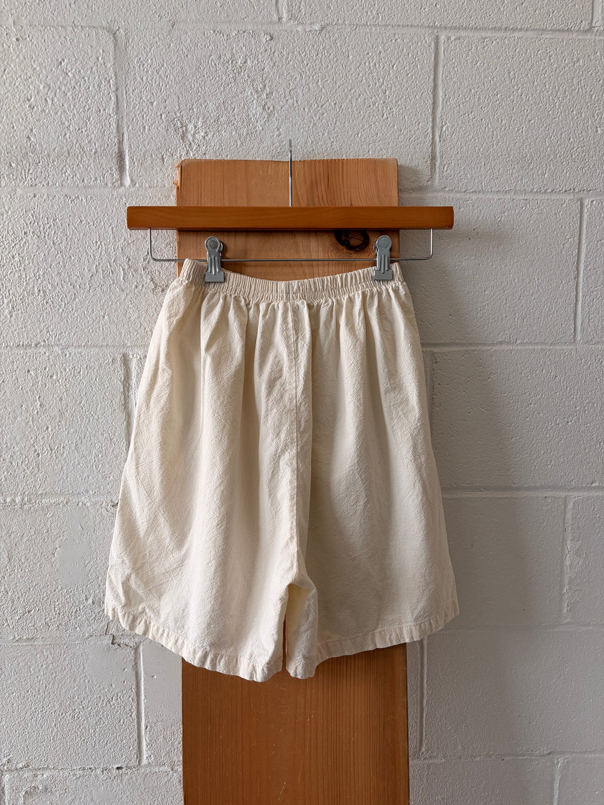 Vtg Embroidered Cream Shorts : XS/S