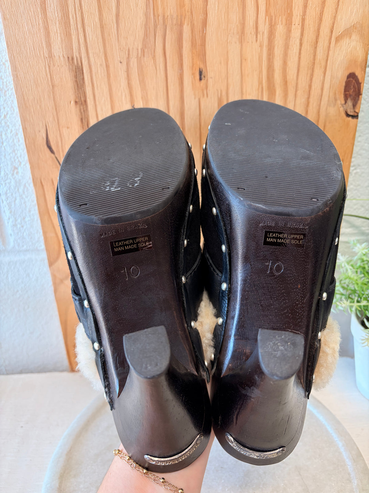 Michael Kors Studded Sherpa Clogs : Size 10