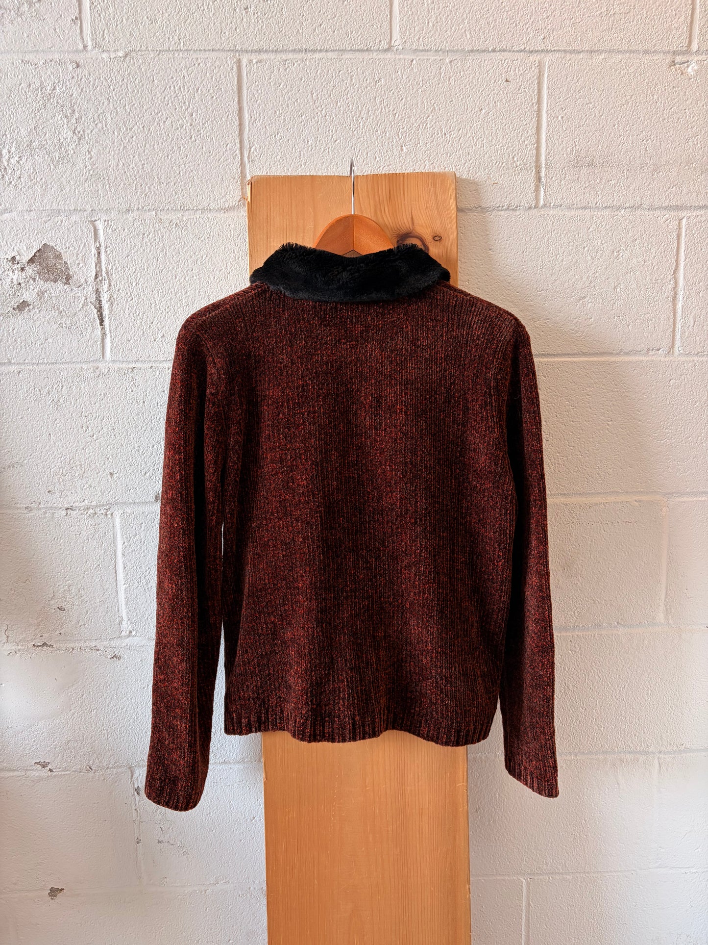 Faux Fur Collared Zip Up Sweater : L