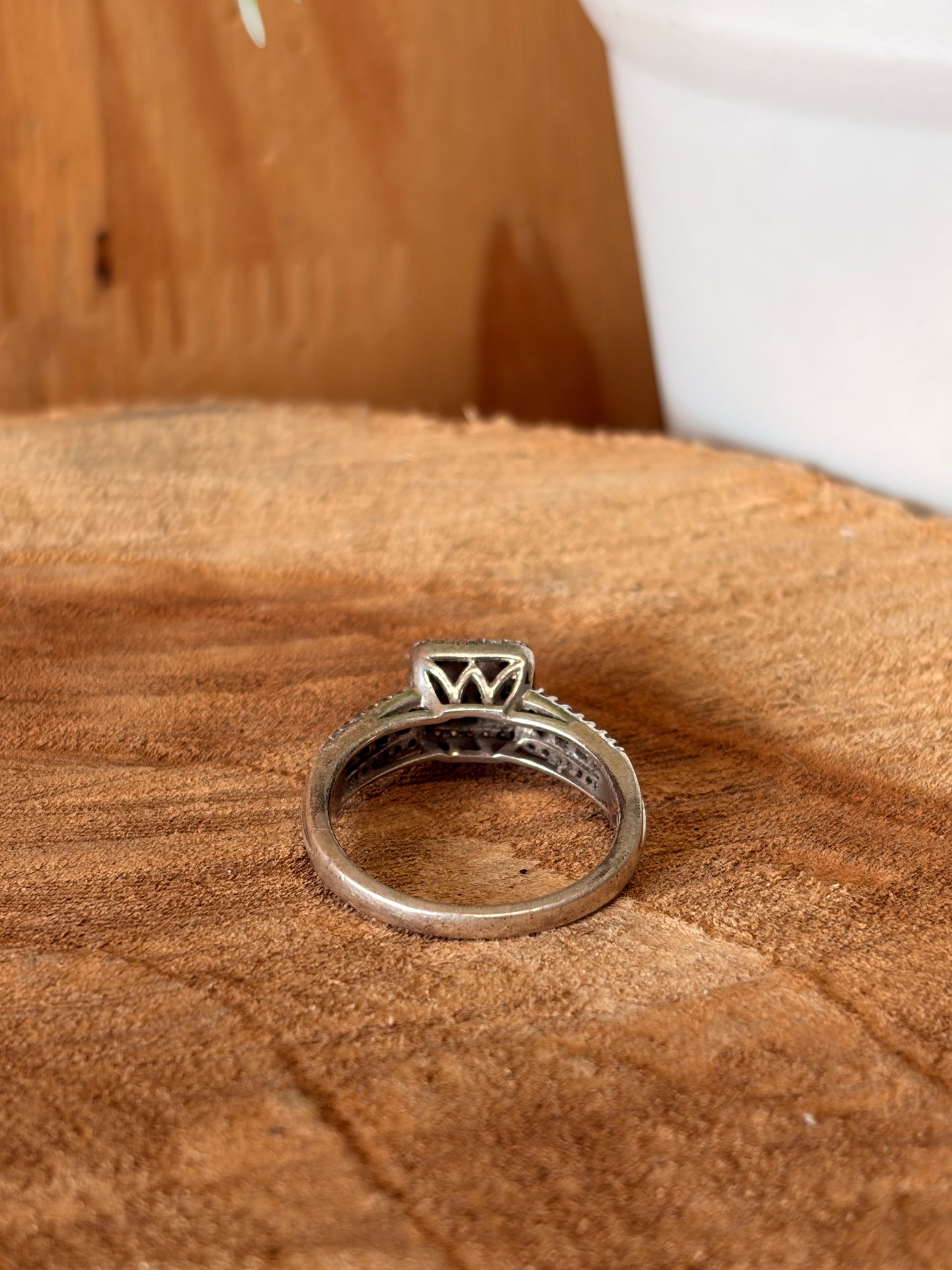 925 Sterling Teal Stone Detailed Ring : Size 6.75