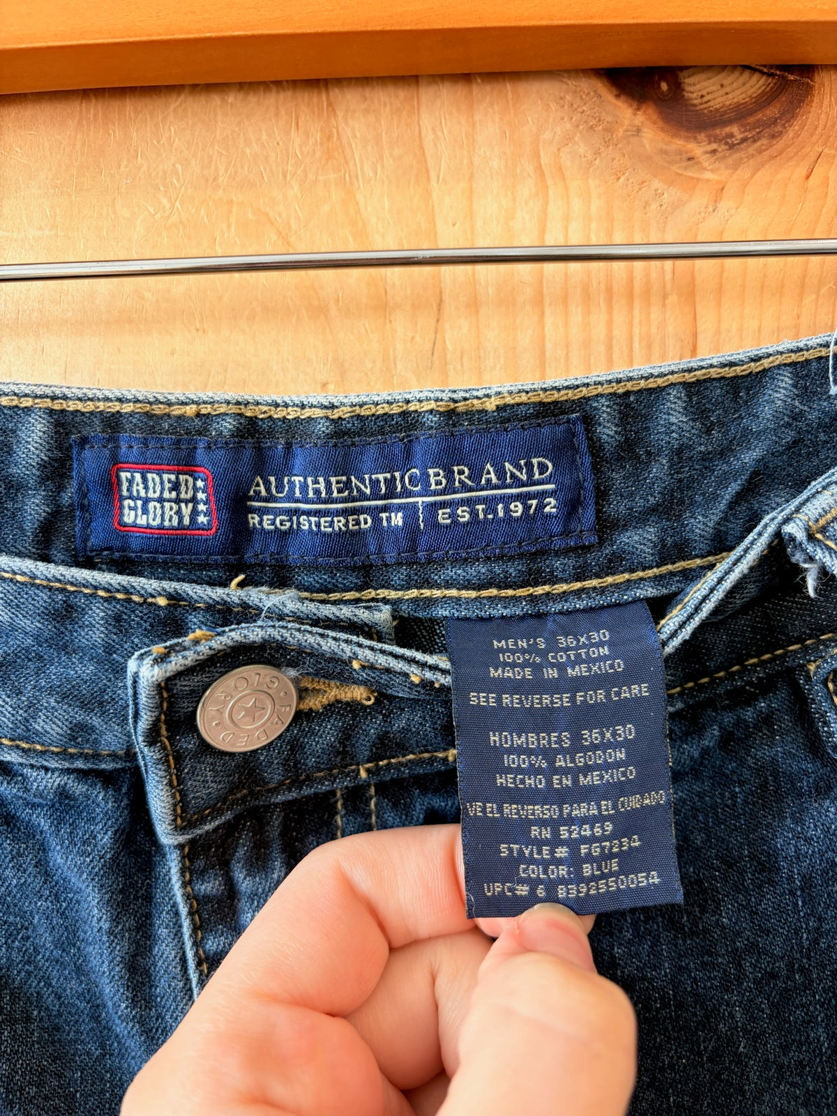 Dark Wash Baggy Cargo Jeans : 36” W