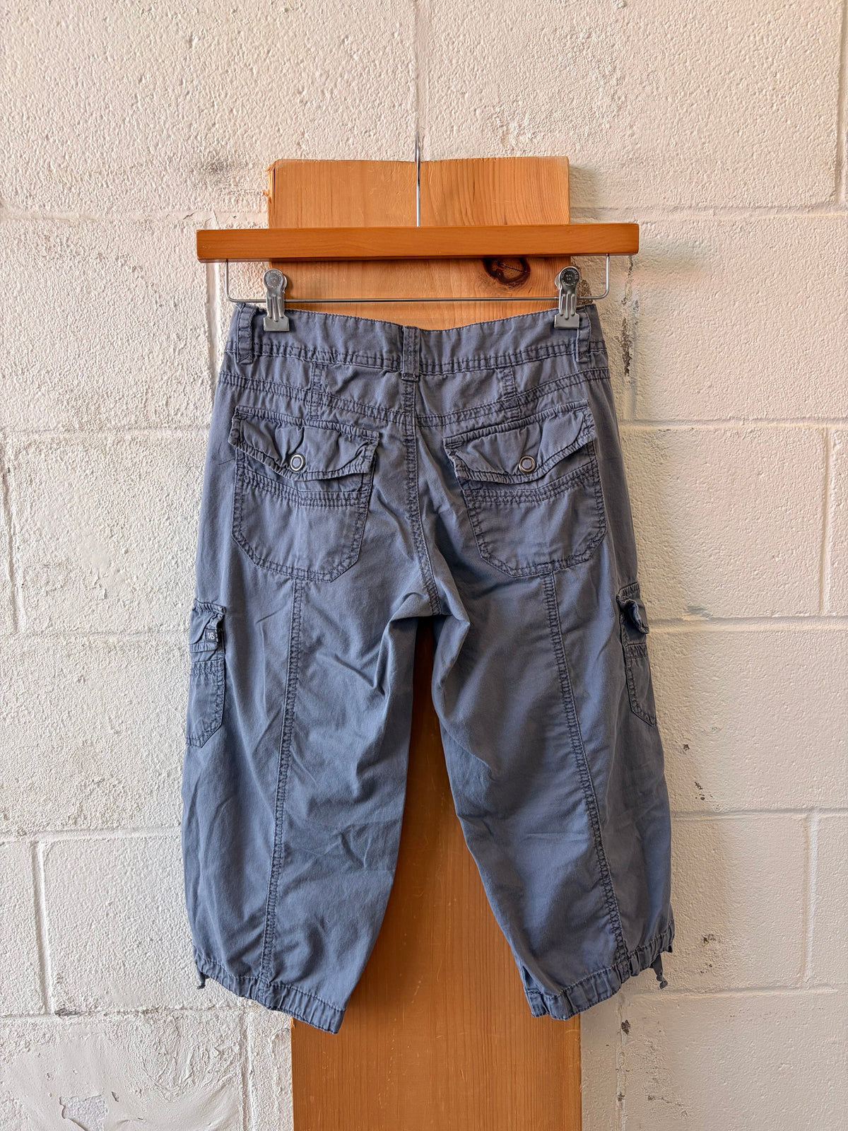 Union Bay Gray Cargo Capris : 3