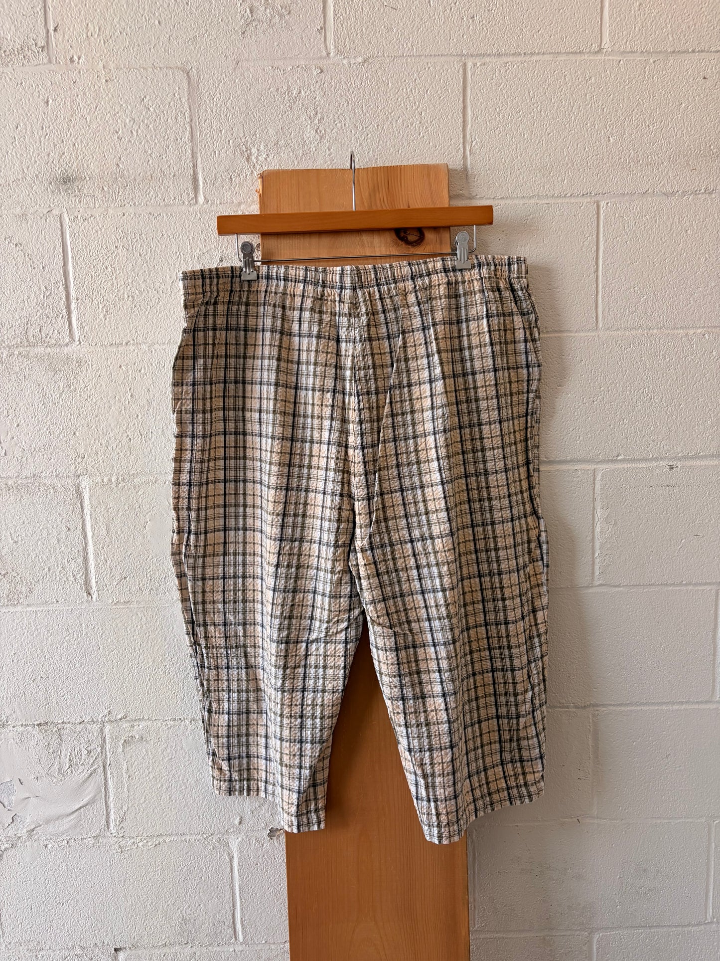 Erika Plaid Capris : 3X