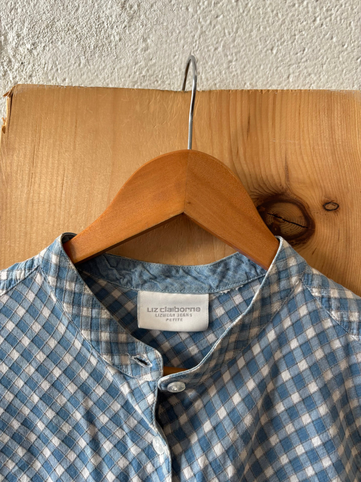 Plaid Blue Sleeveless Button Up Top : M