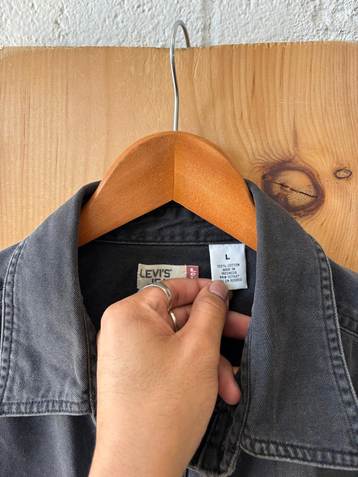 Vtg Levi’s Button Down : L