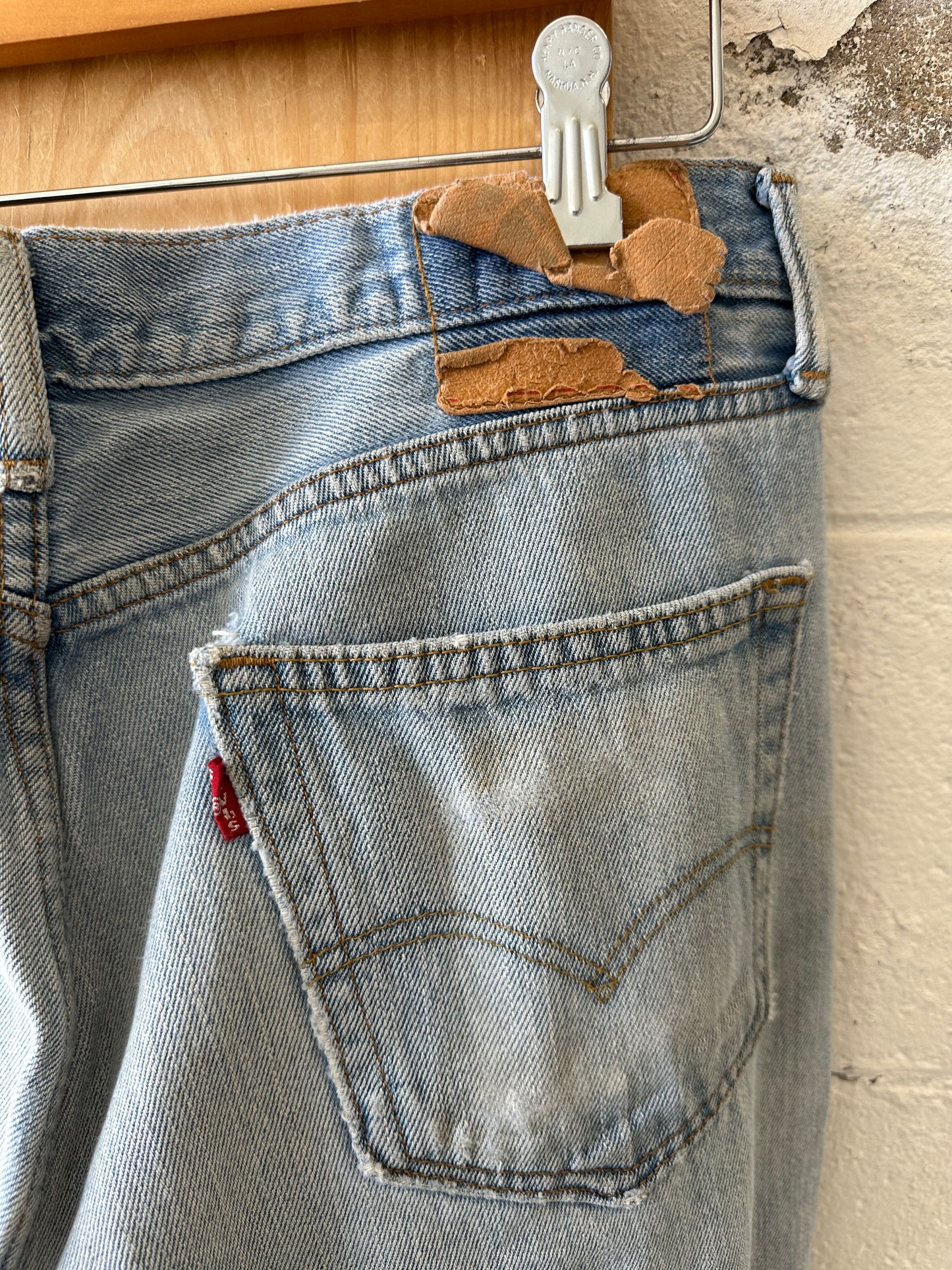 Light Wash Levi’s : 34” W