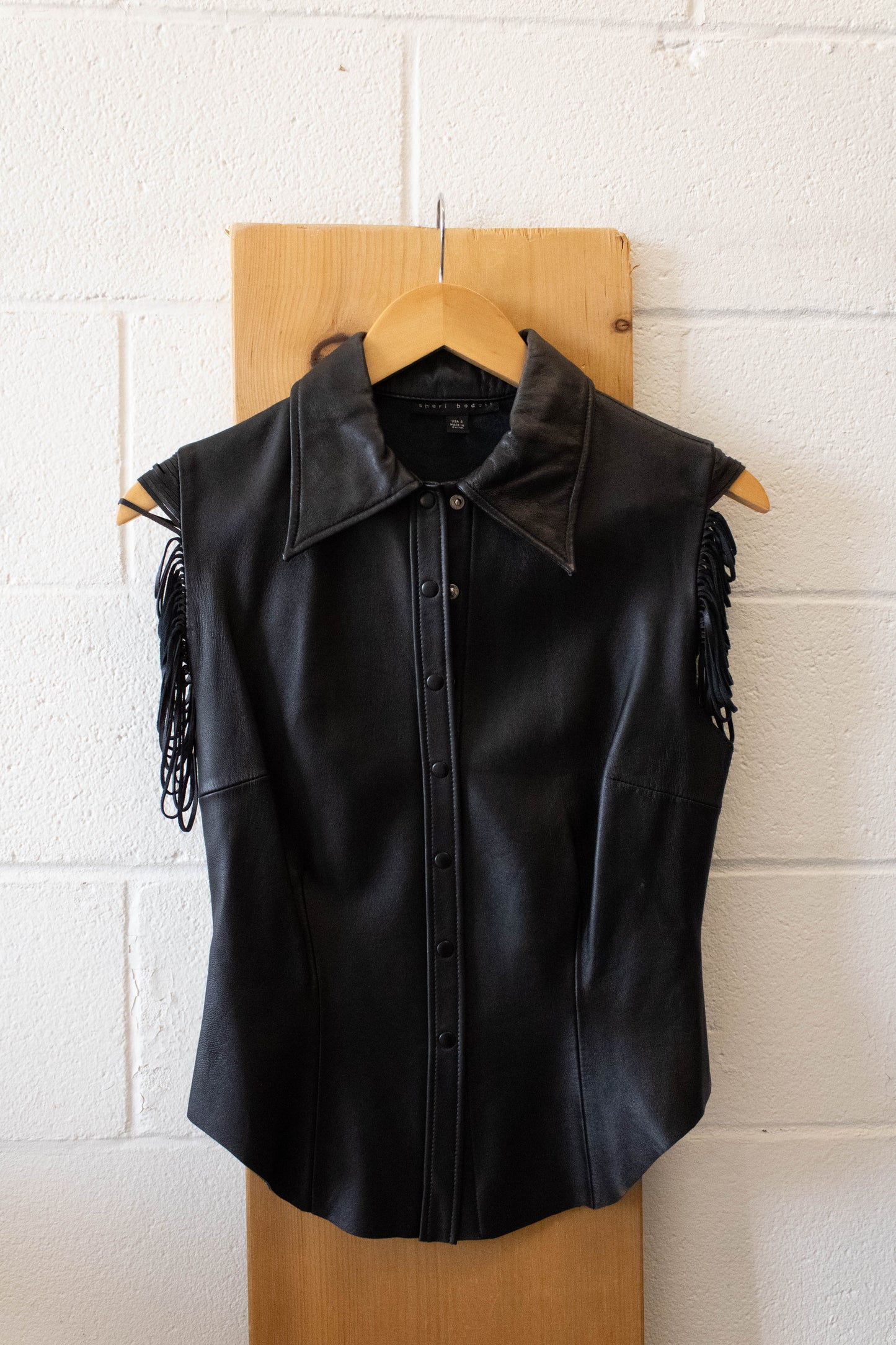 Black Vest : 8