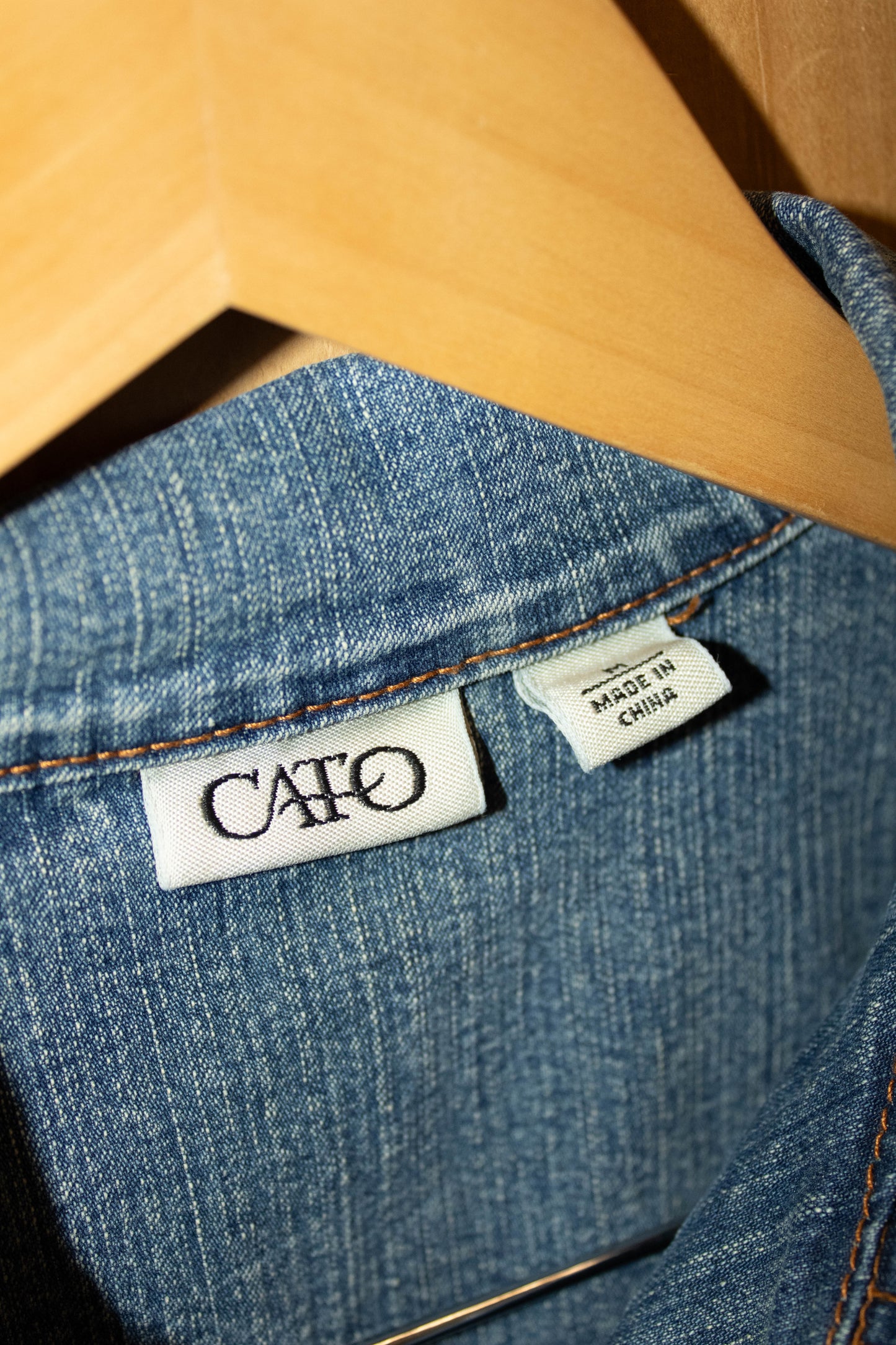 Vtg Cropped Denim Jacket : M