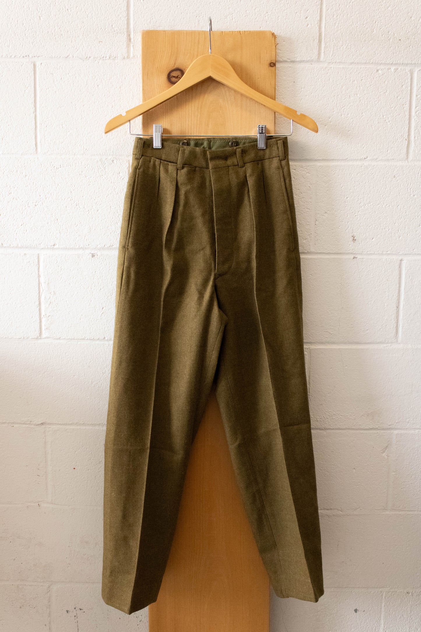 Army Green Trousers : 27