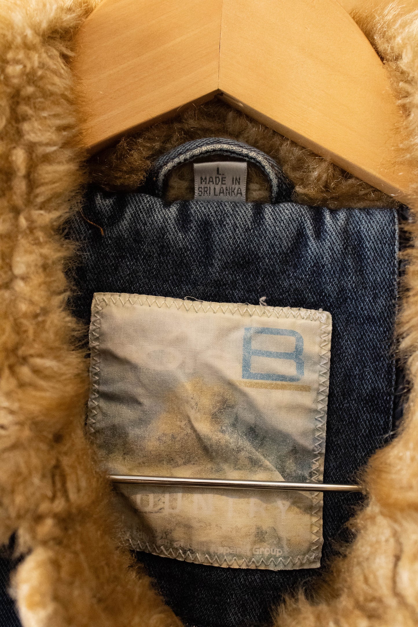 Faux Fur Collar Denim Jacket : L