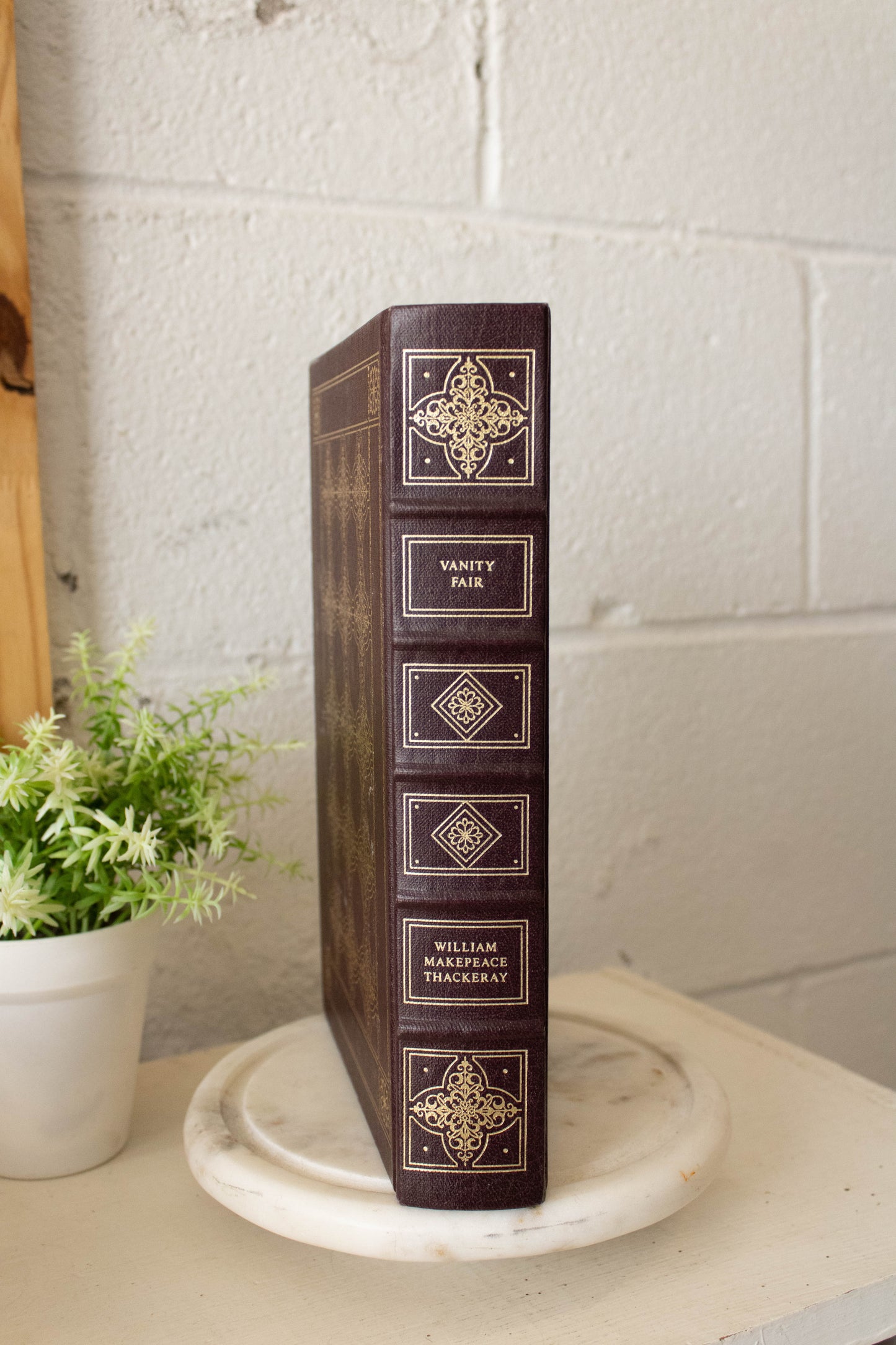 Vtg Vanity Fair Book