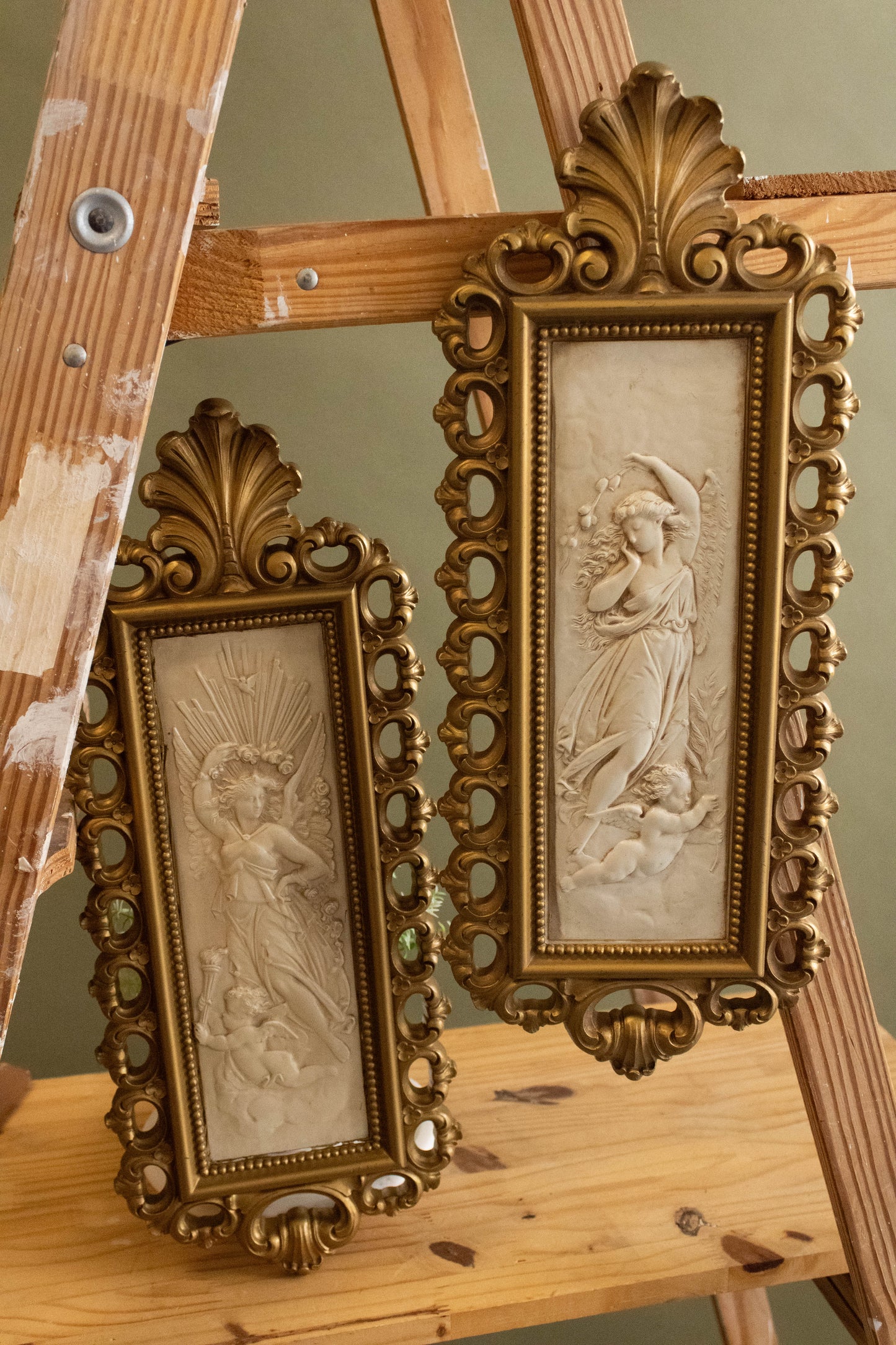 Pair of Vtg Homco Wall Art (Local Pick Up Only)