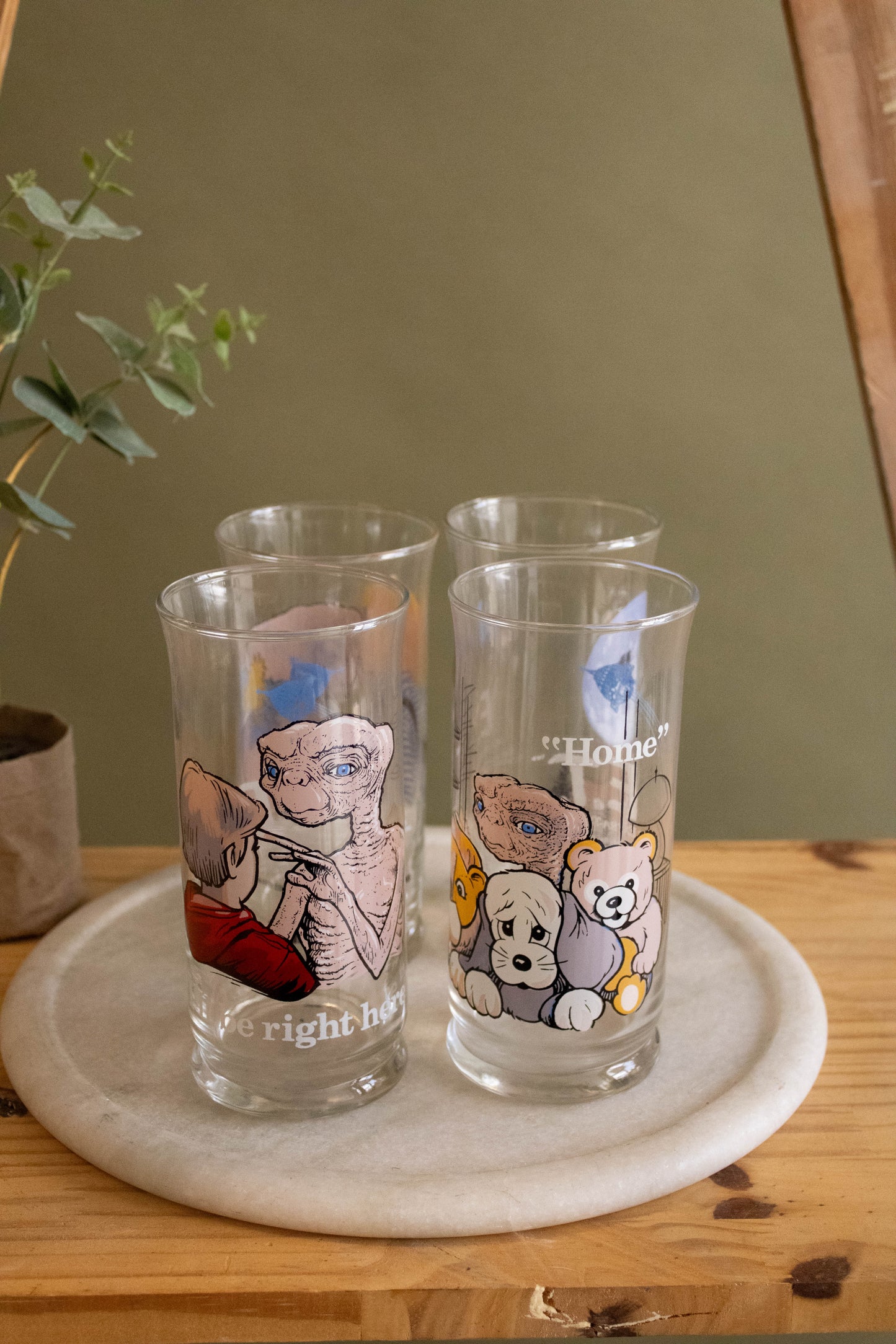 Vtg Set of 4 ET Collectors Glasses (Local Pick Up Only)