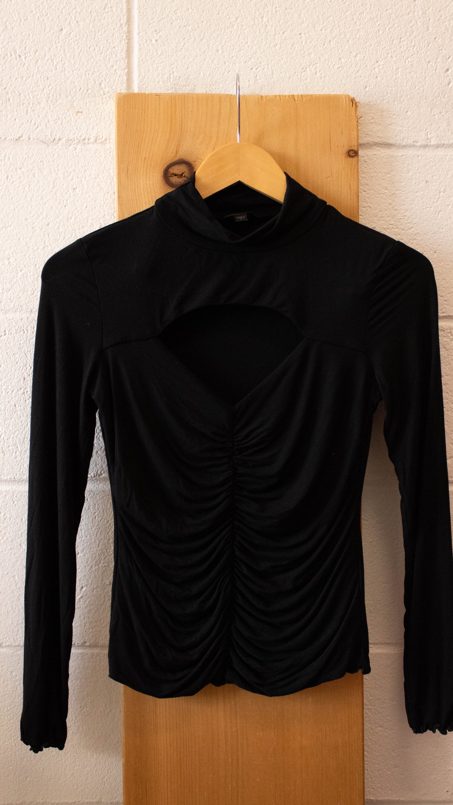 Black Guess Ruched Top : S