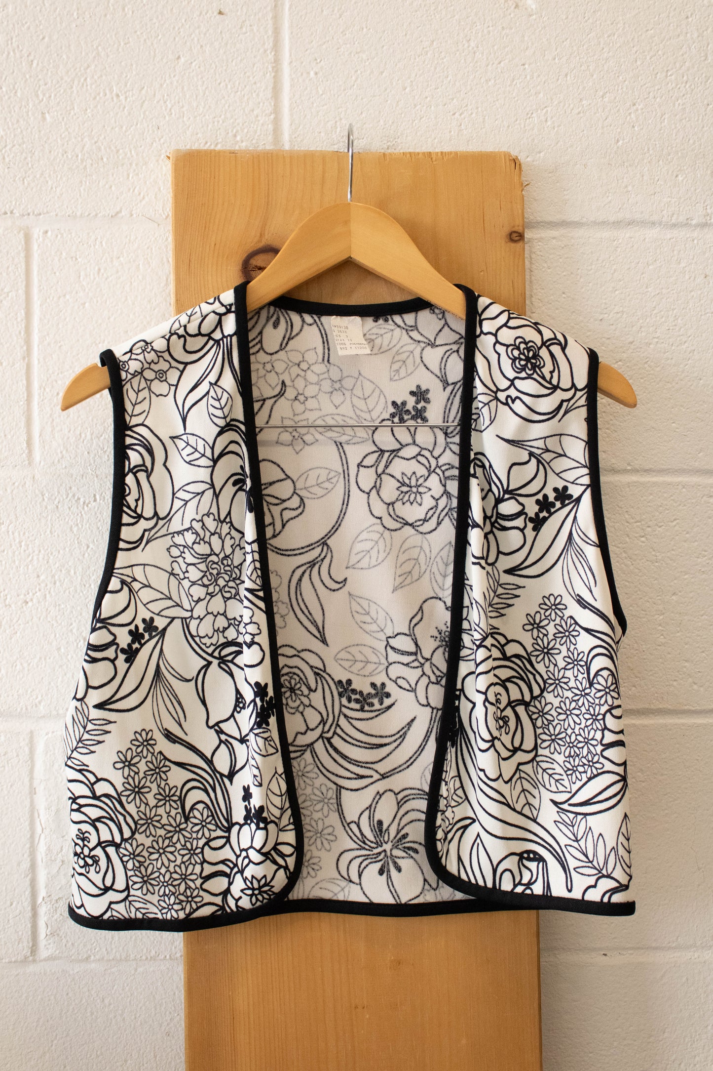Black and White Floral Vest : 16
