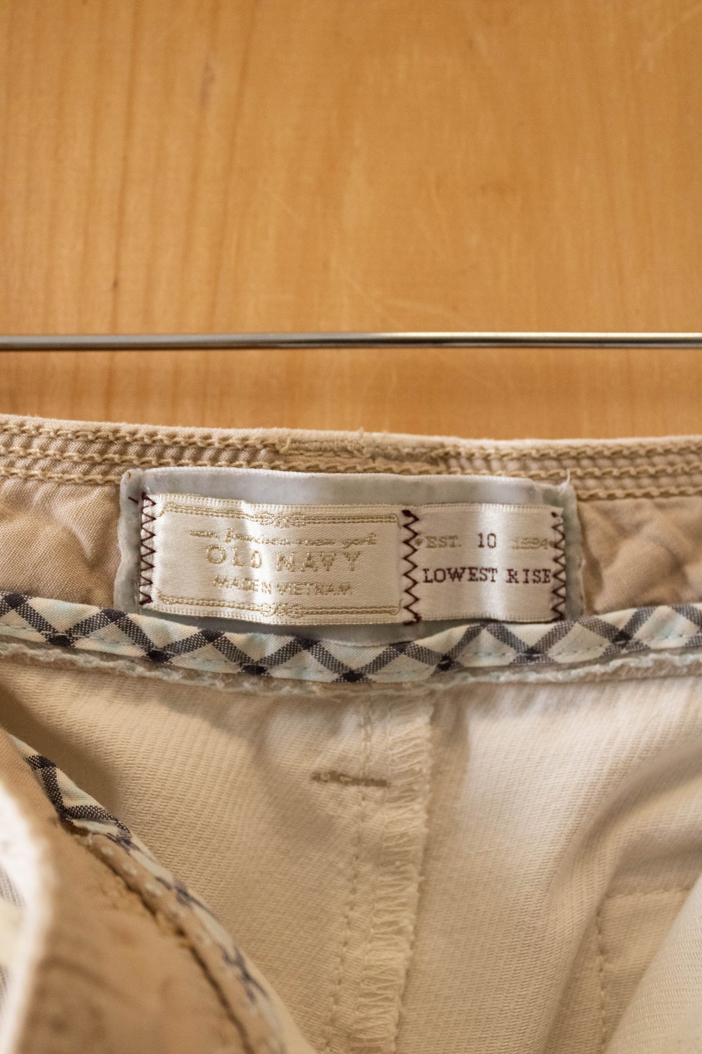 Cream Low Rise Pants : 10