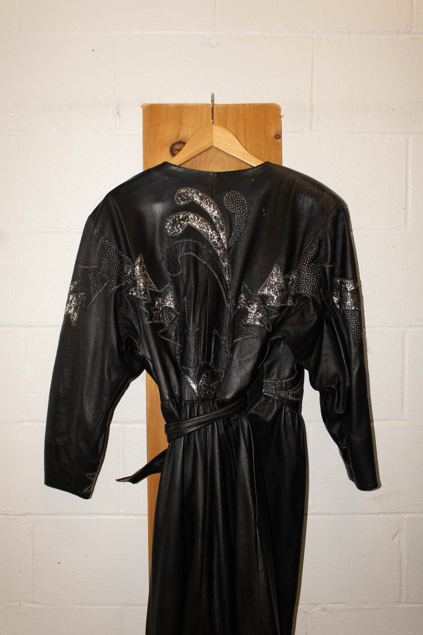 Vtg Black Belted Trench Coat (Some Peeling) : 40