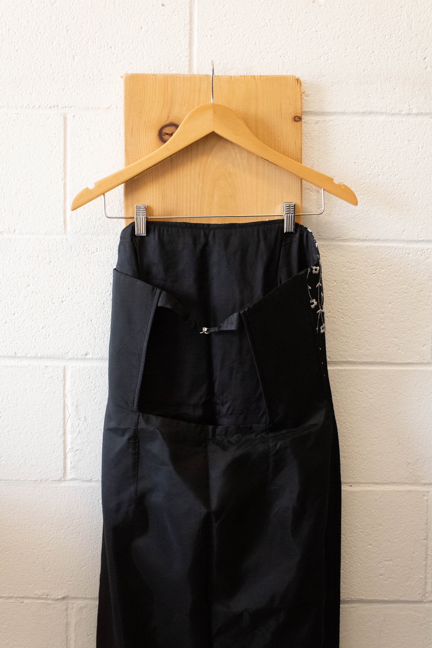 Black Embroidered Strapless Dress : 13