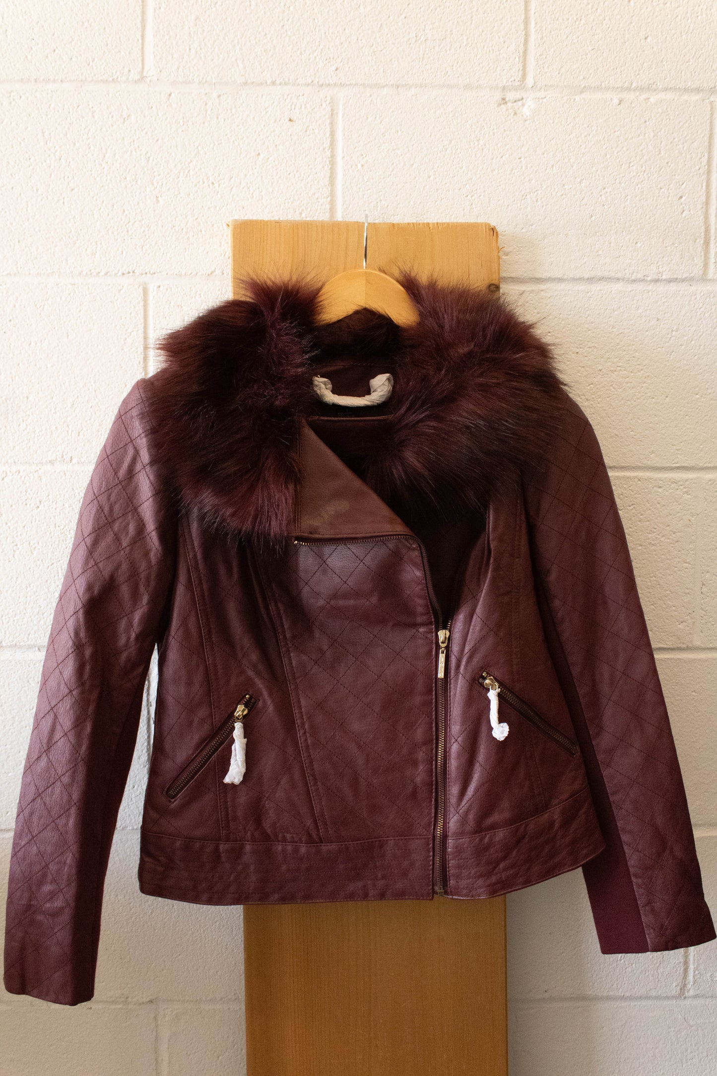 NWT Faux Fur Collar Leather Jacket : S