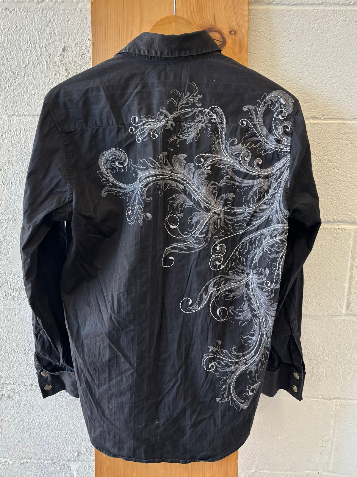 7 Diamonds Embroidered Black Button Up : M