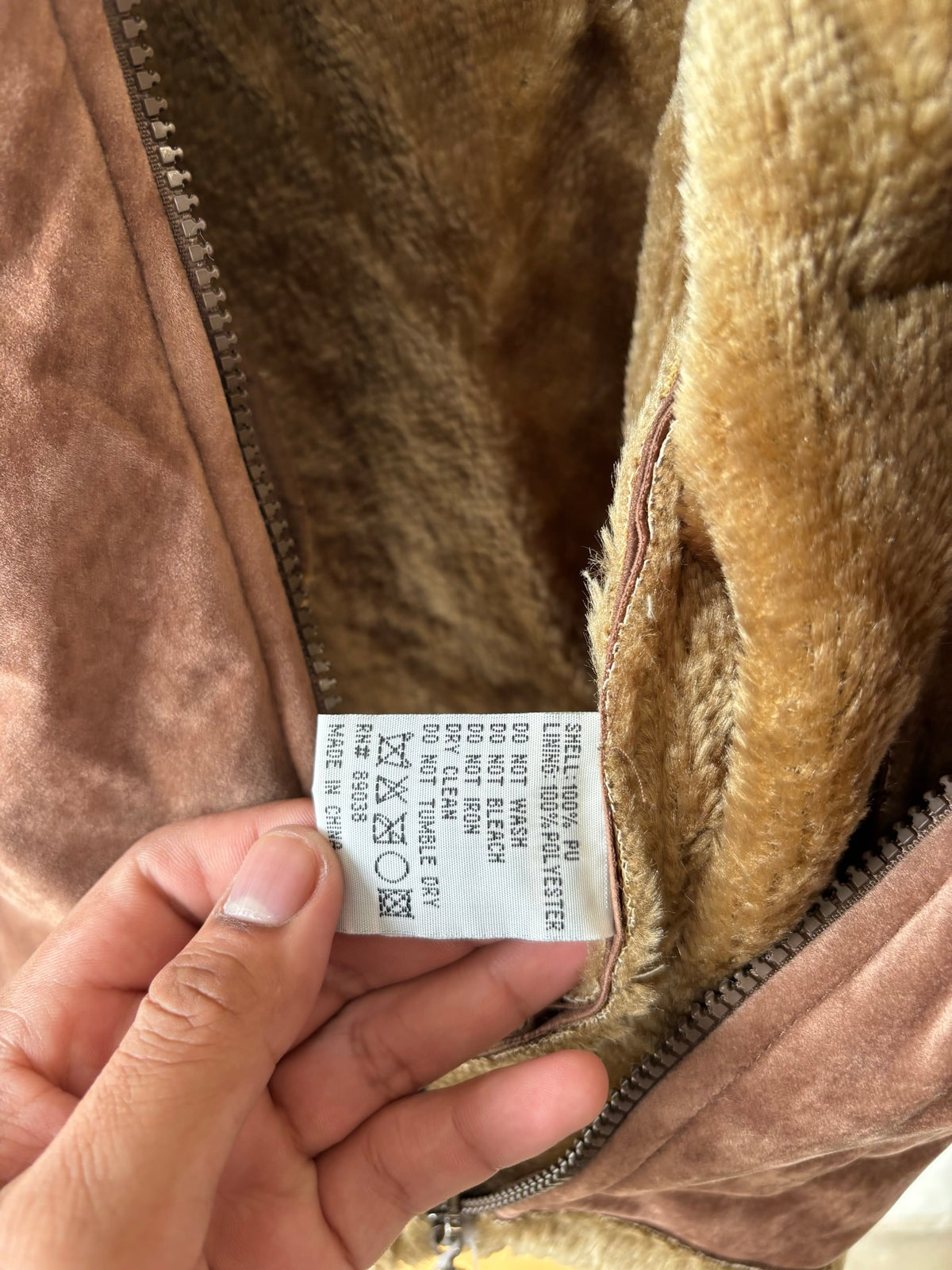 Faux Fur Zip Up Jacket : L