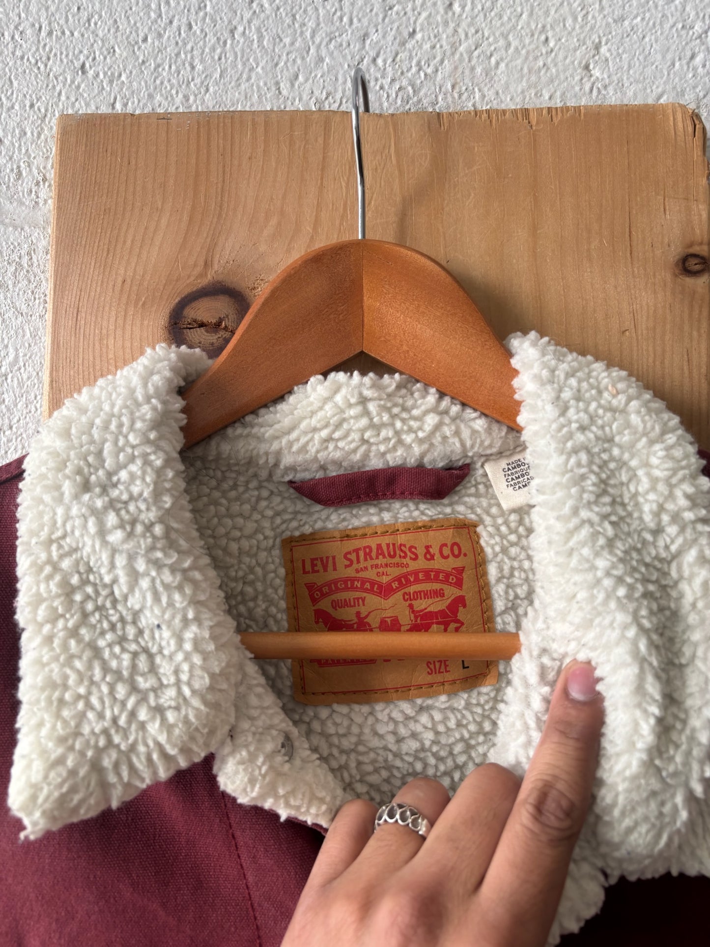 Burgundy Levi’s Sherpa Lined Jacket : L