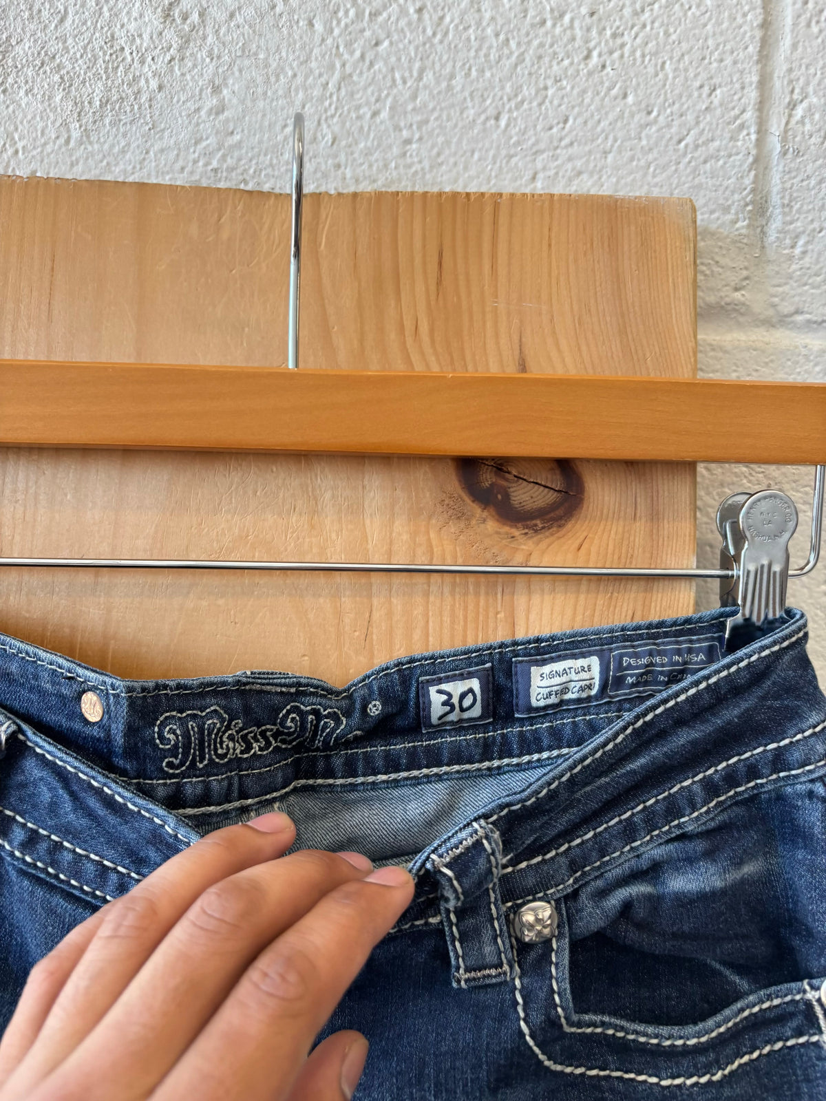 Miss Me Low-rise Denim Capris : 30