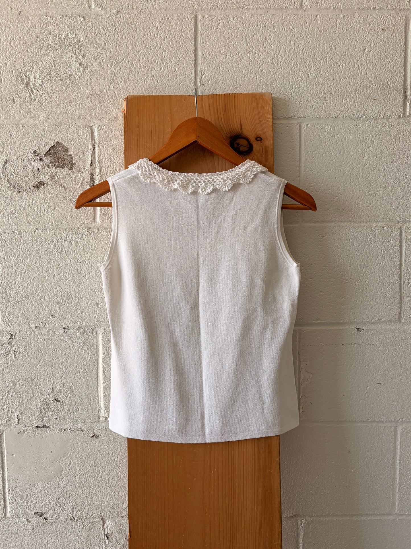 Vtg White Lace Neckline Tank : M
