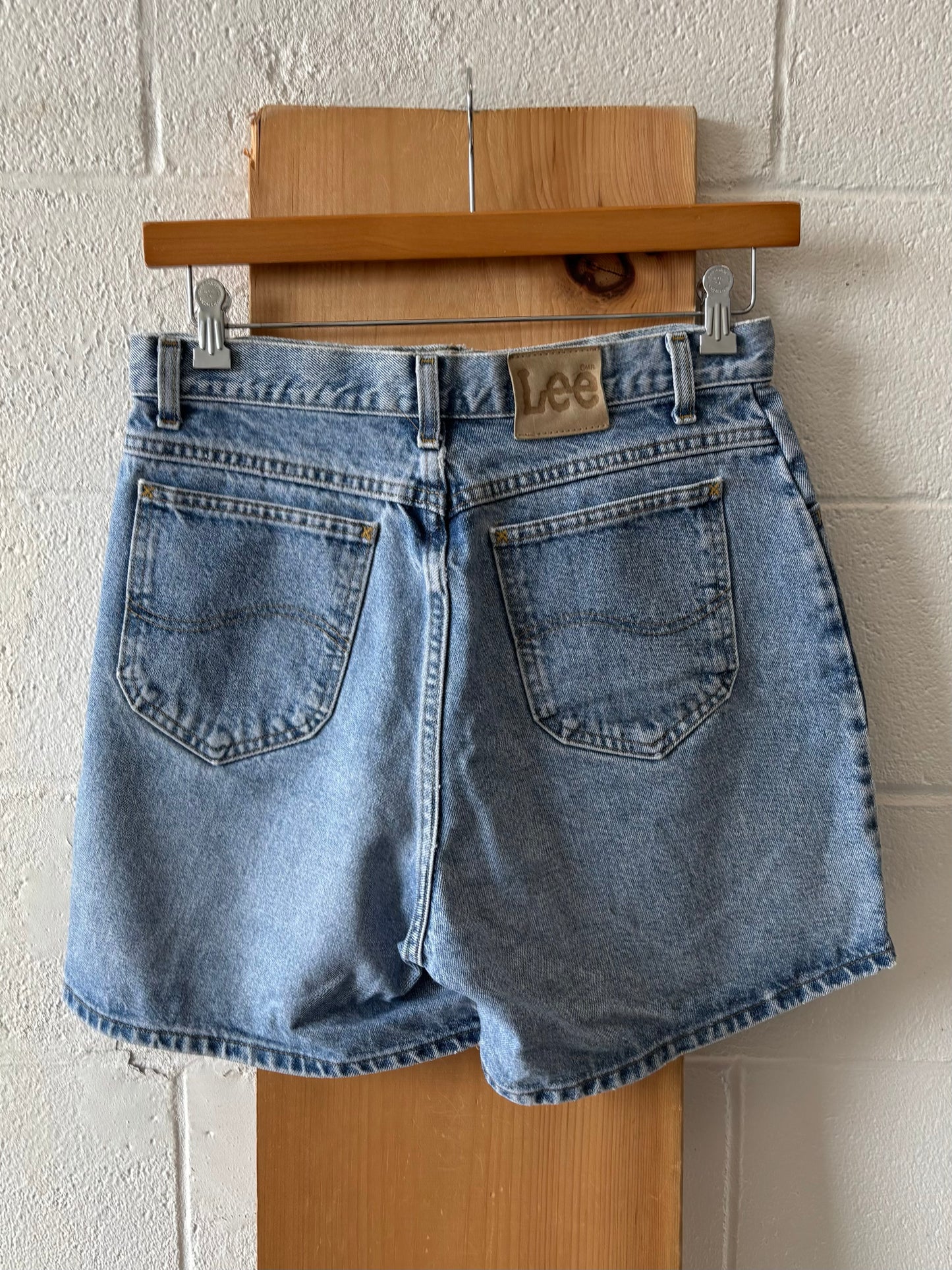 Lee Denim Shorts : 32” W