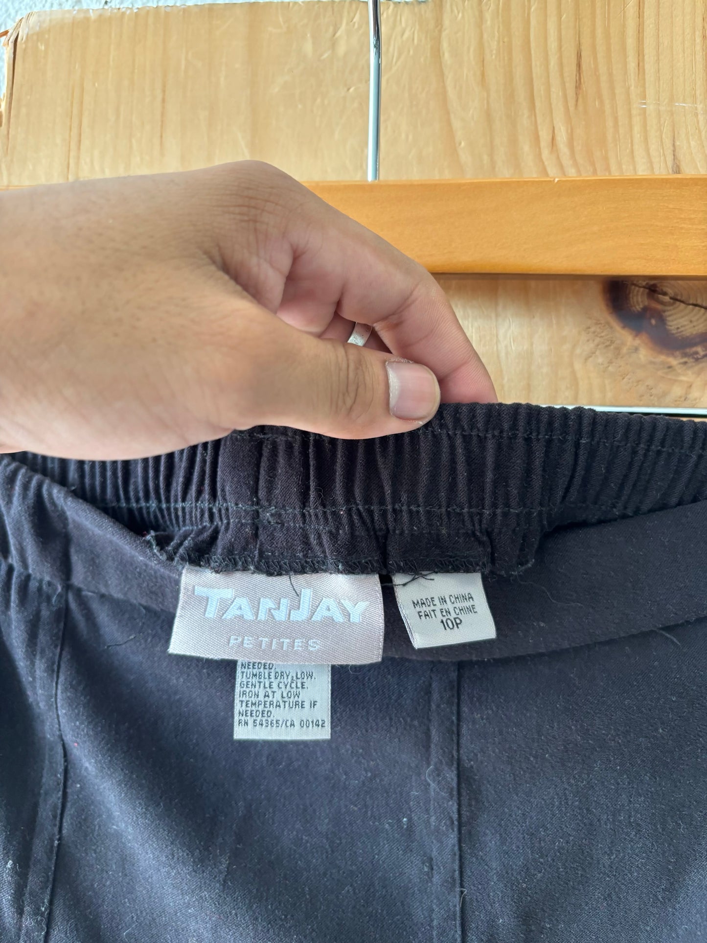 Black Eyelet Midi Skirt : 10P