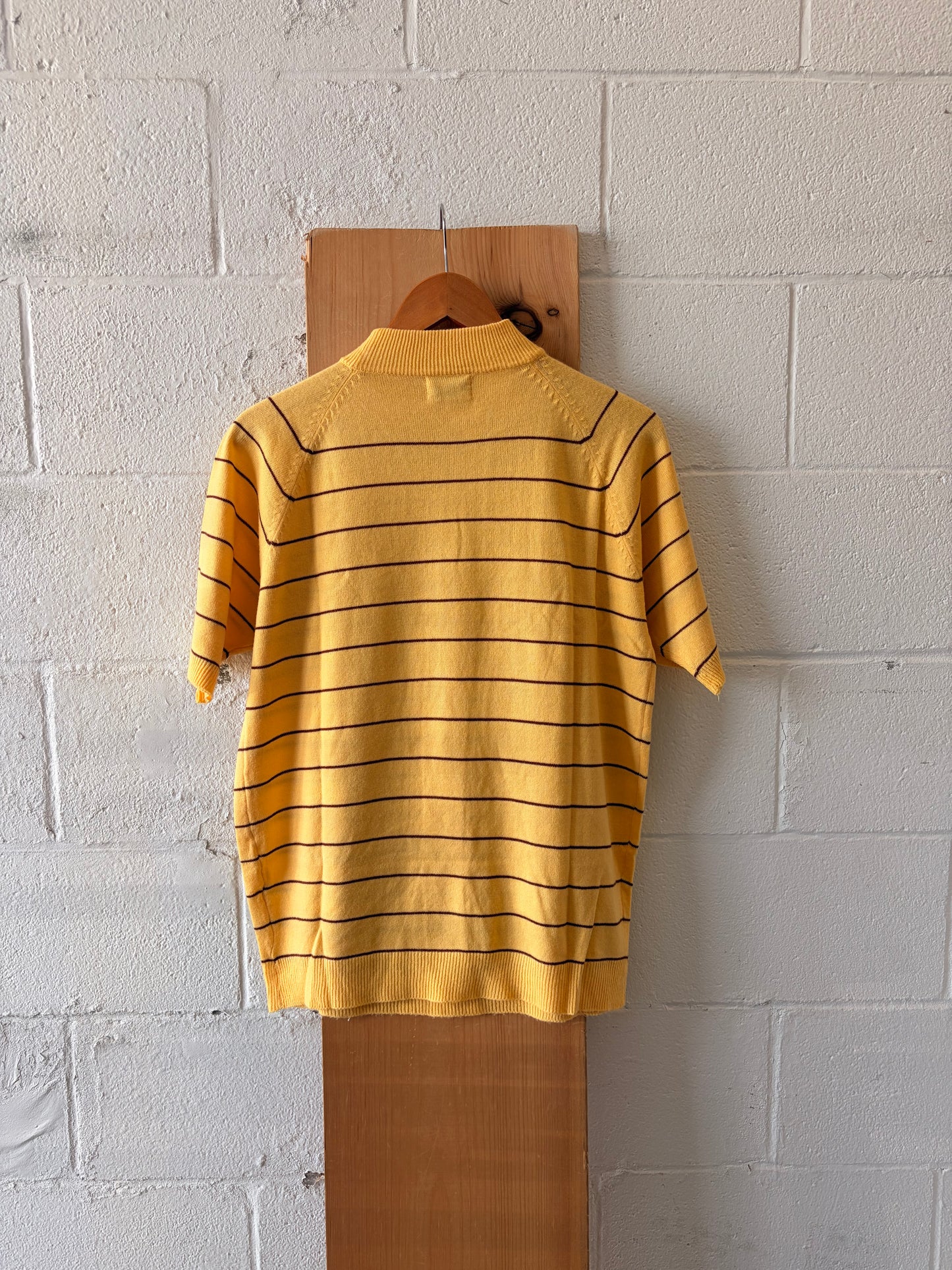 Vtg Short Sleeve Yellow Mock Neck Sweater : L