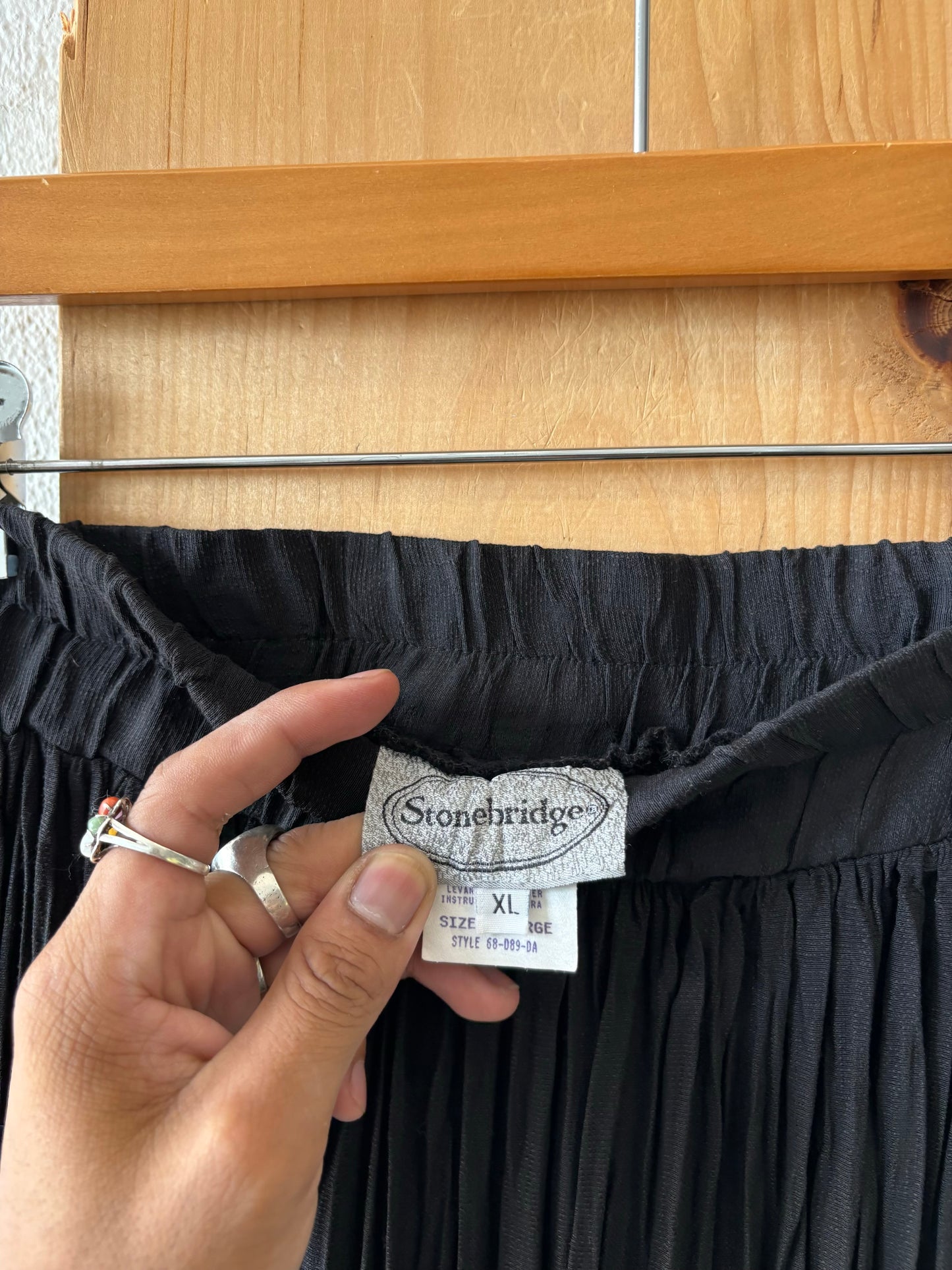 Vtg Black Stonebridge Skirt : XL