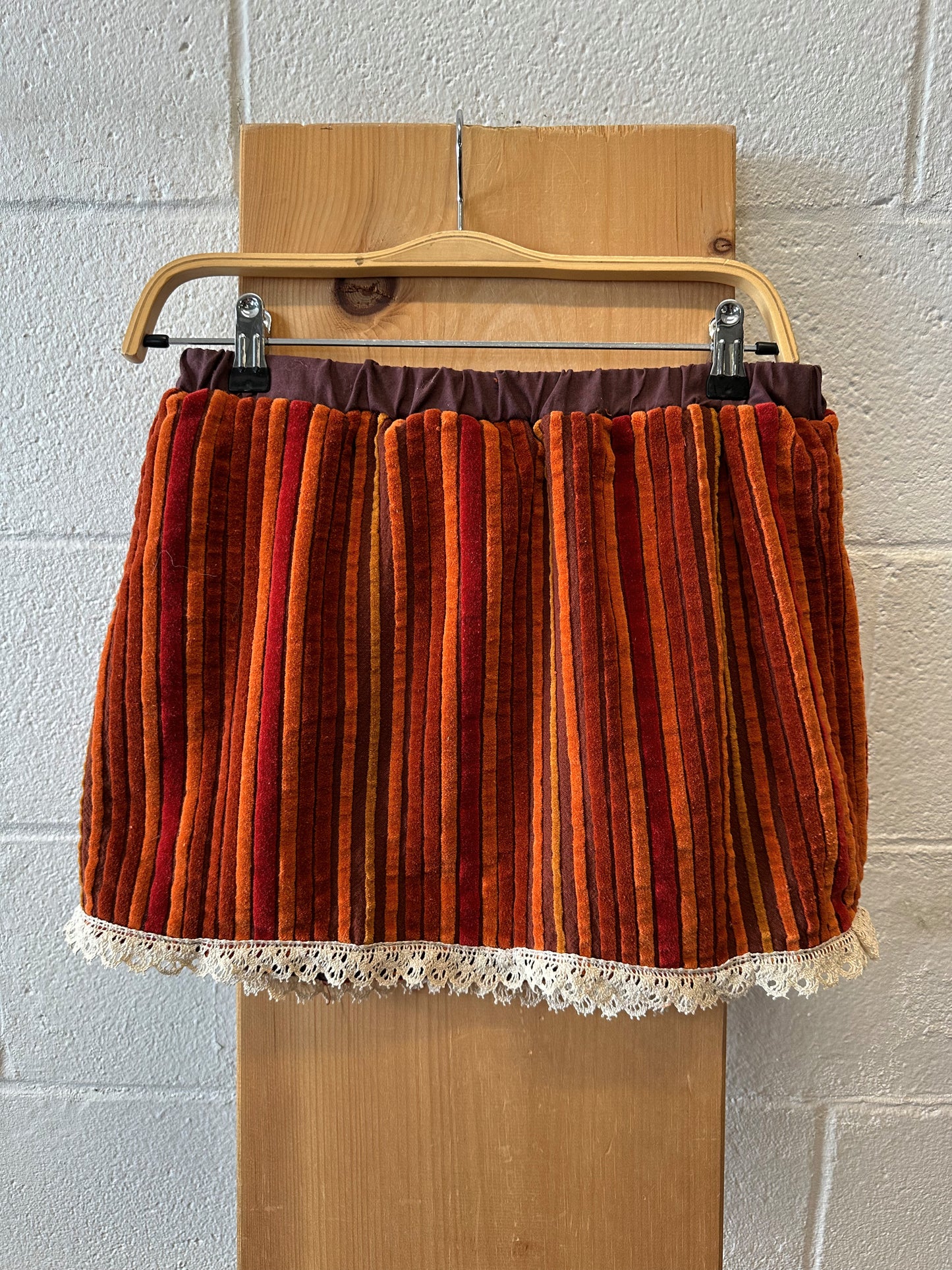 WHSE479 Velvet Mini Skirt : S