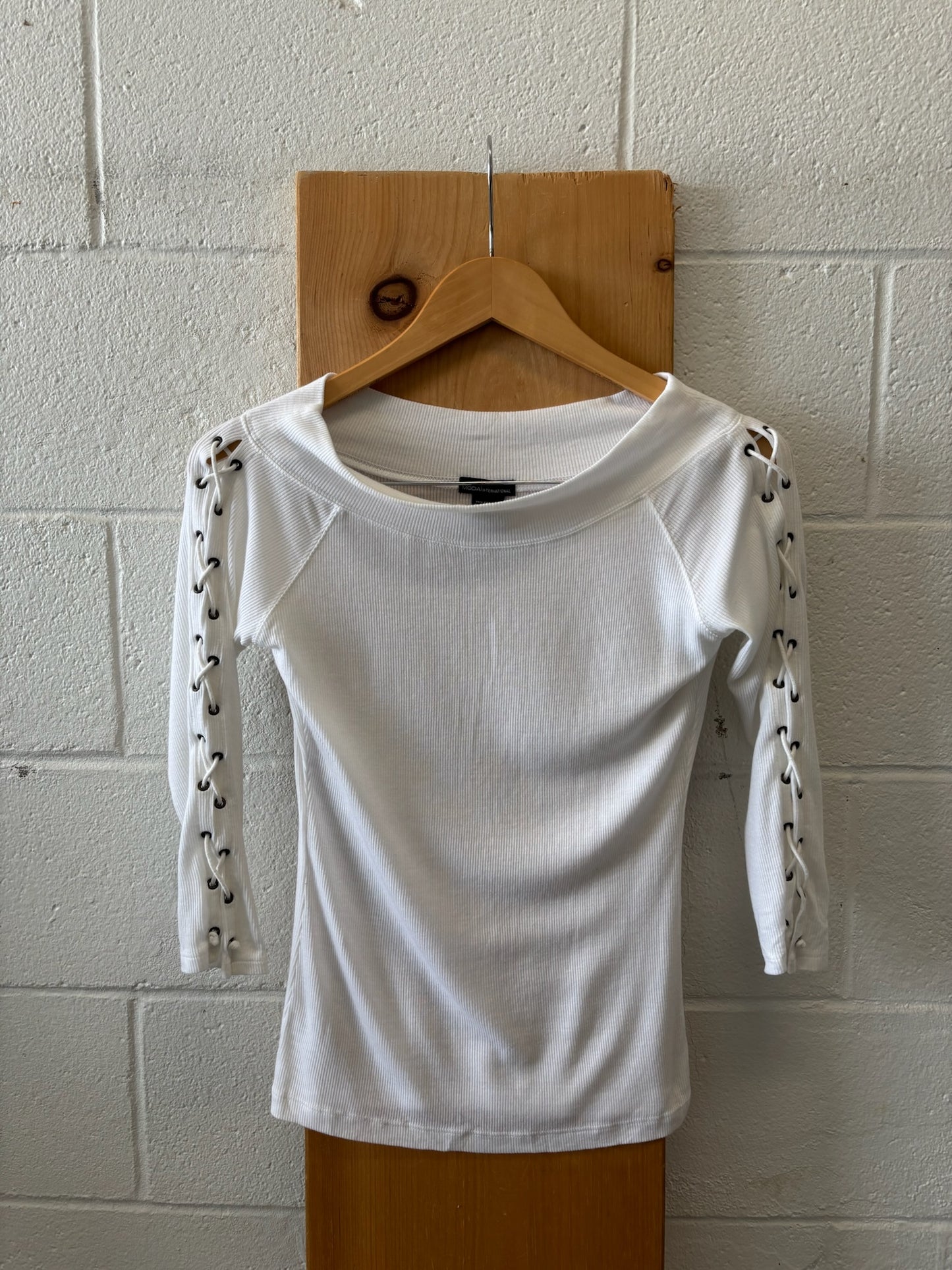 Lace Up Sleeve Top : M