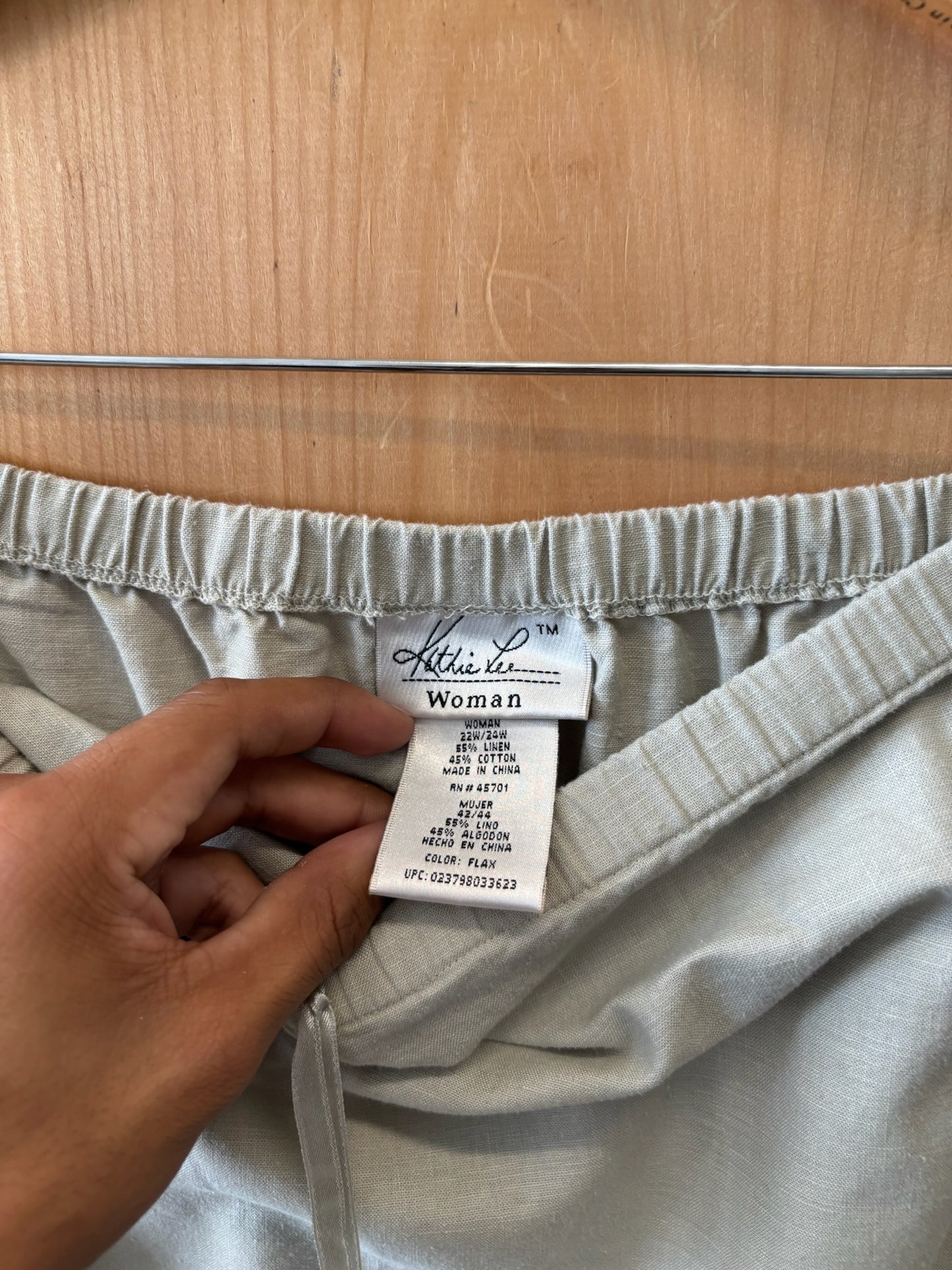 Vtg Beige Skirt : 22/24W