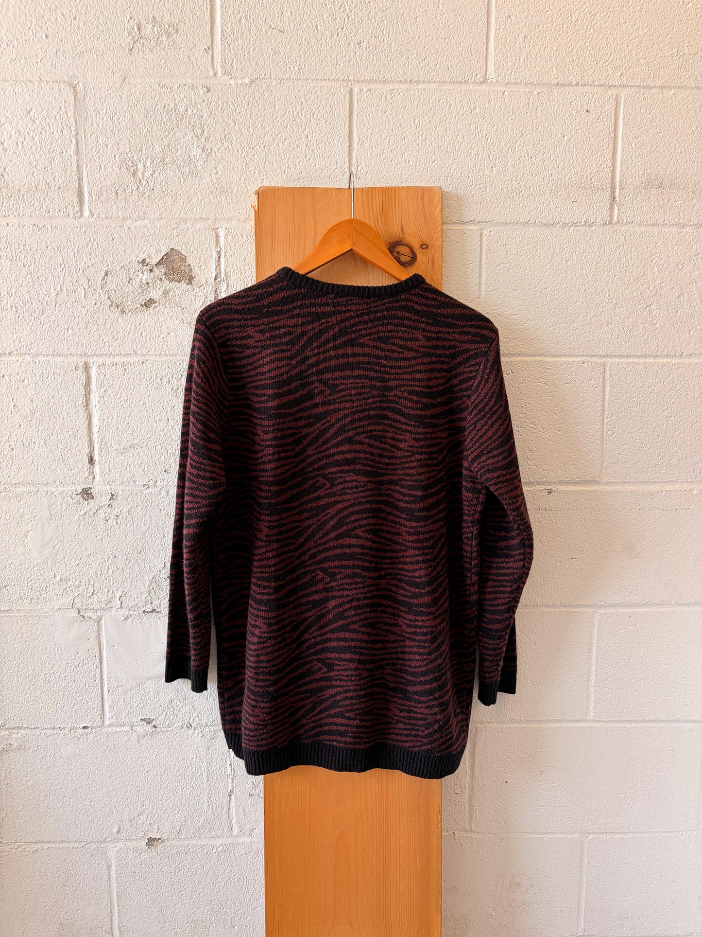 Black & Maroon Zebra Print Sweater : L