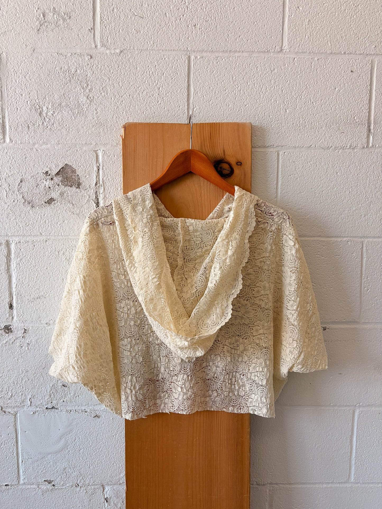 WHSE479 Original Cropped Lace Hoodie : M/L