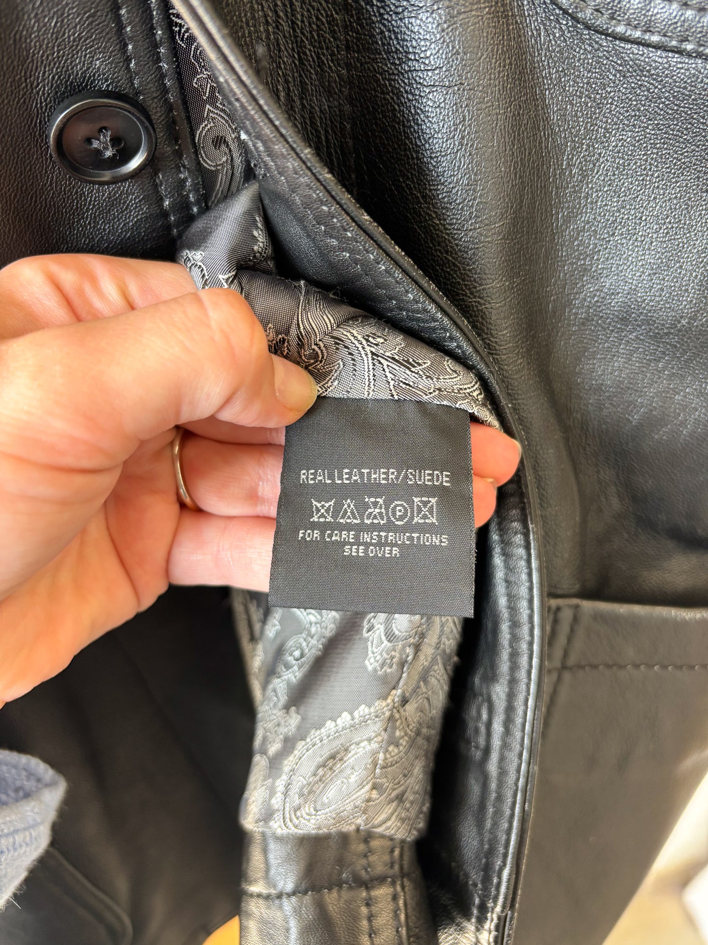 Black Leather Jacket : L/XL